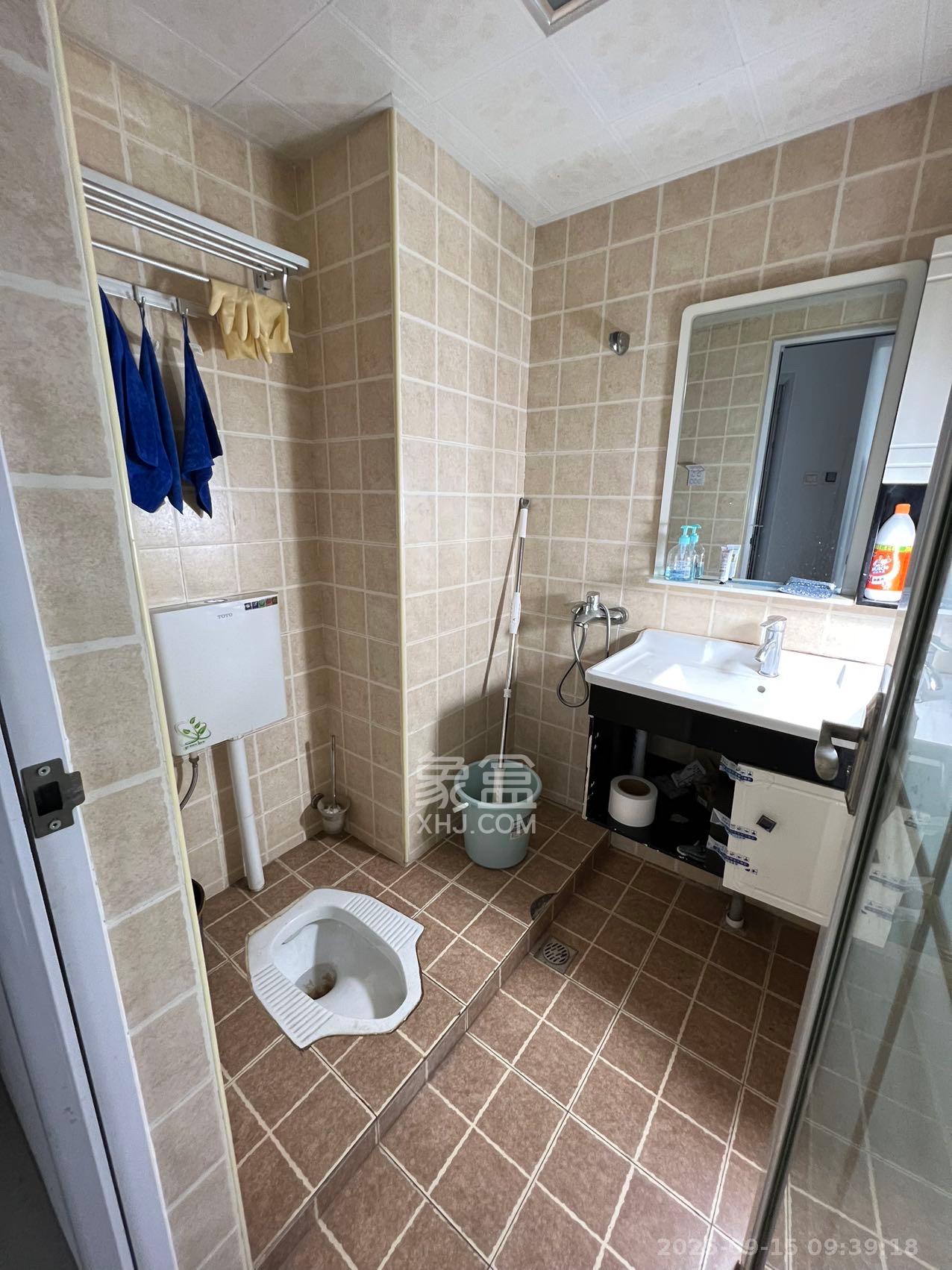 华晨国际公馆  2室2厅1卫    3500.0元/月室内图