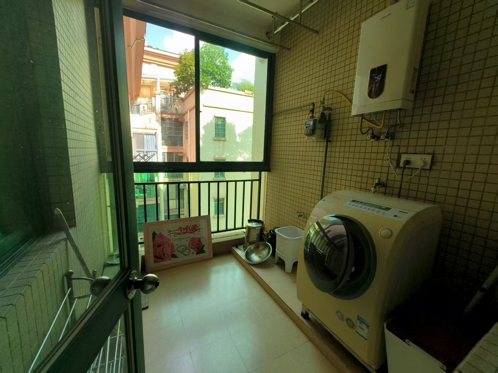 俊景花园 1室0厅0卫 2200.0元/月 俊景花园 1室0厅0卫 2200.0元/月室内图