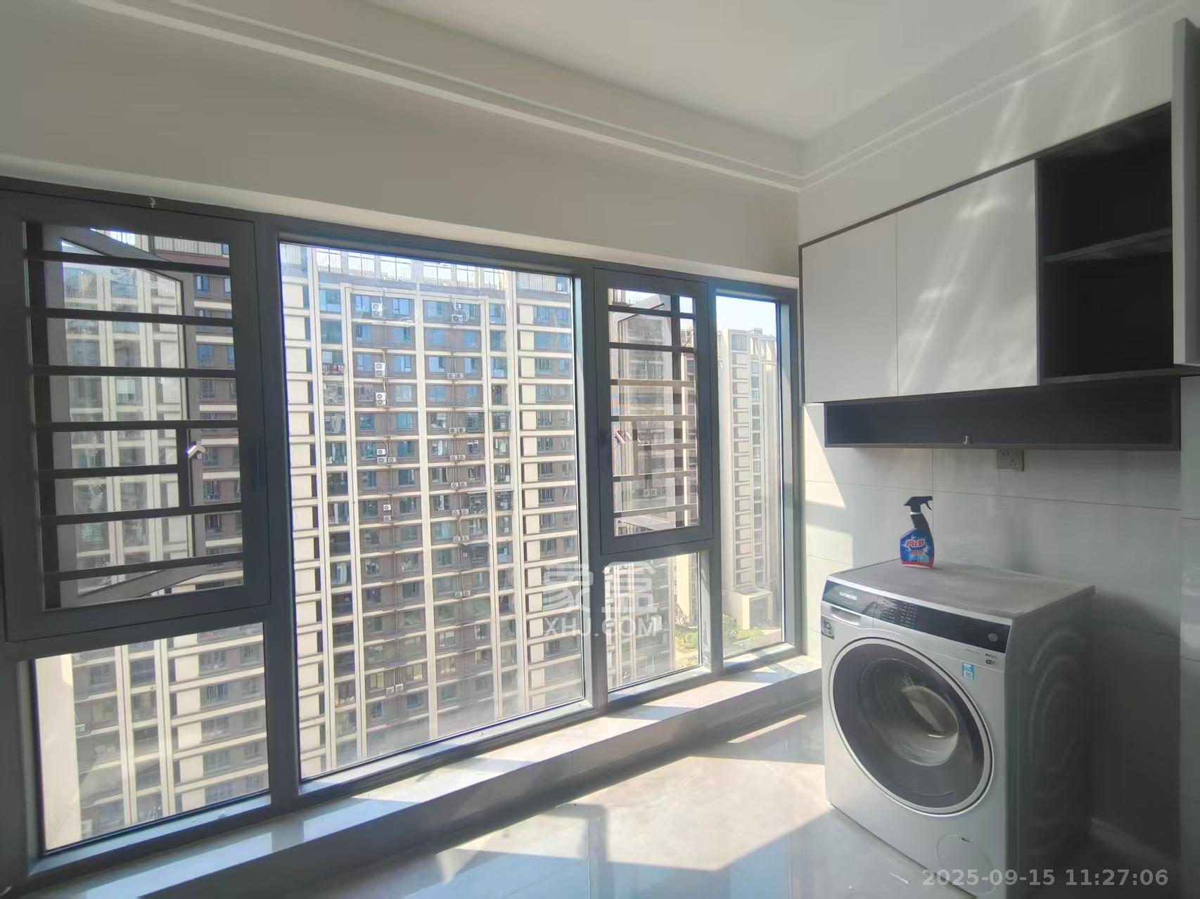 荣盛城 4室2厅2卫 2000.0元/月 荣盛城 4室2厅2卫 2000.0元/月室内图