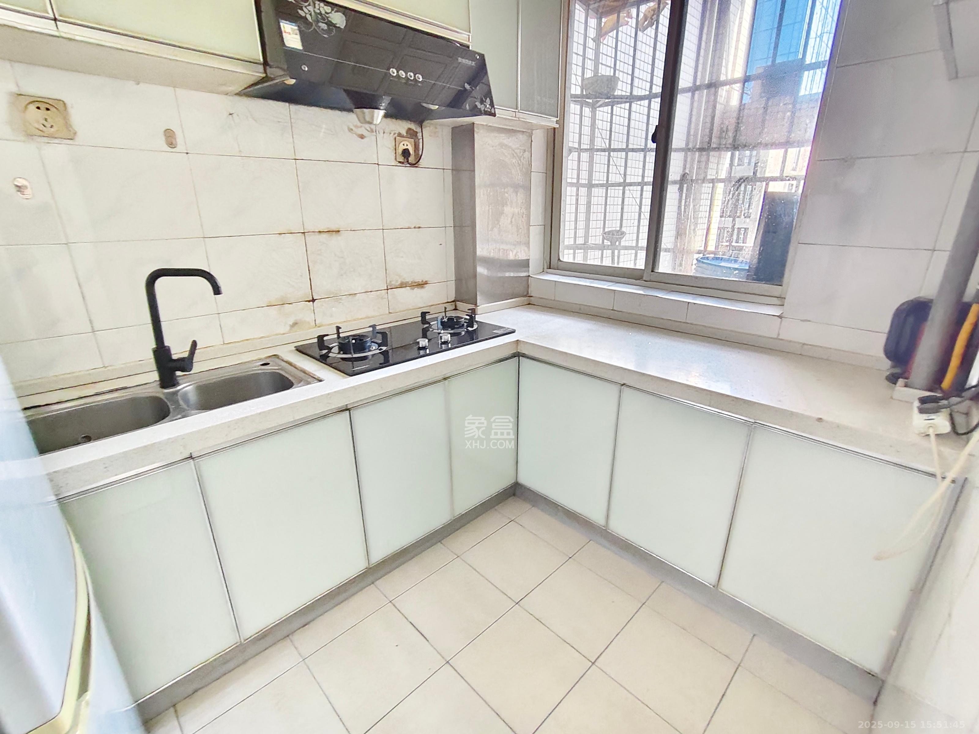 朝阳银座 3室1厅1卫 2200.0元/月 朝阳银座 3室1厅1卫 2200.0元/月室内图