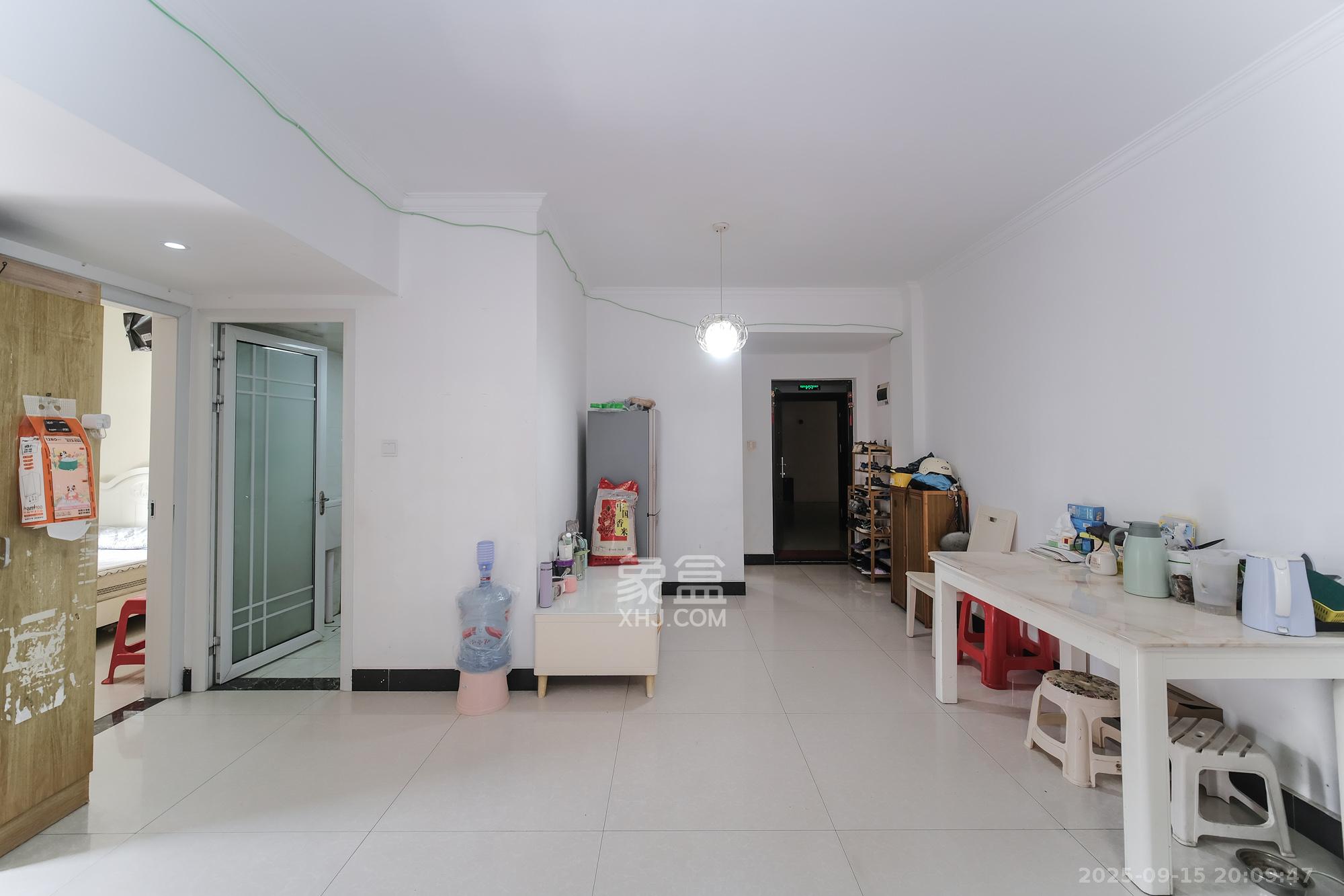 山水湾 3室2厅1卫 52.0万 山水湾 3室2厅1卫 52.0万客厅