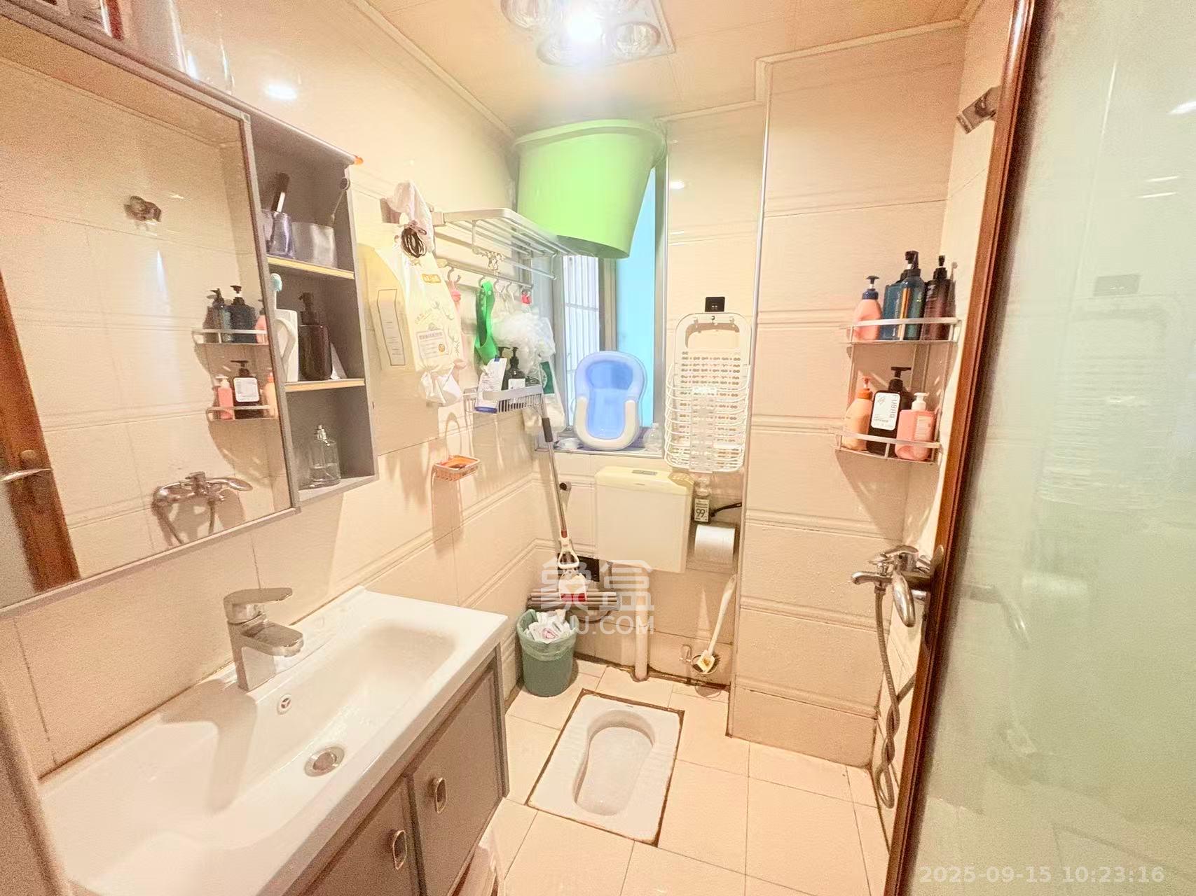 三王丽都  2室1厅1卫    2300.0元/月室内图