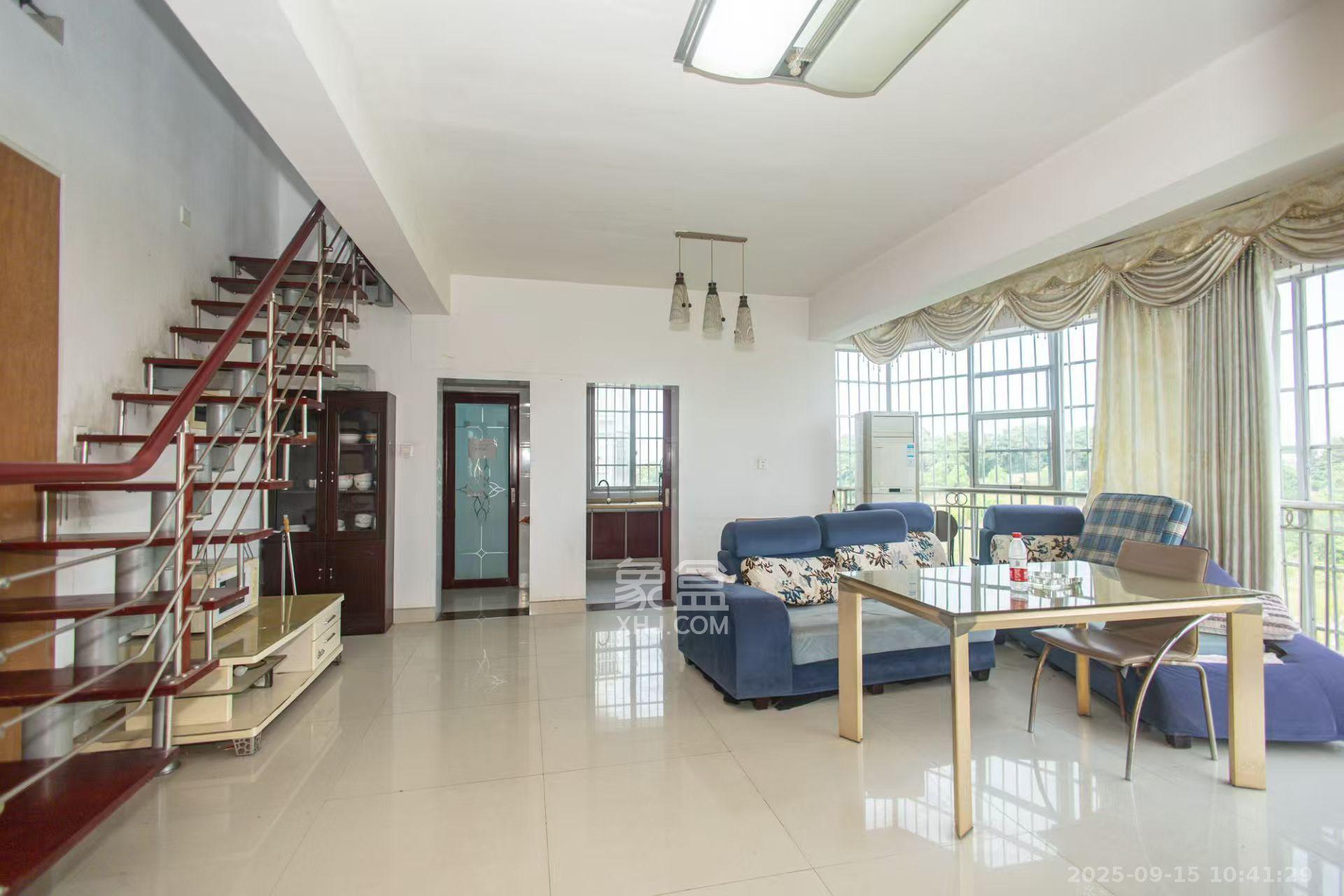 湘绣城  2室2厅1卫    1500.0元/月室内图