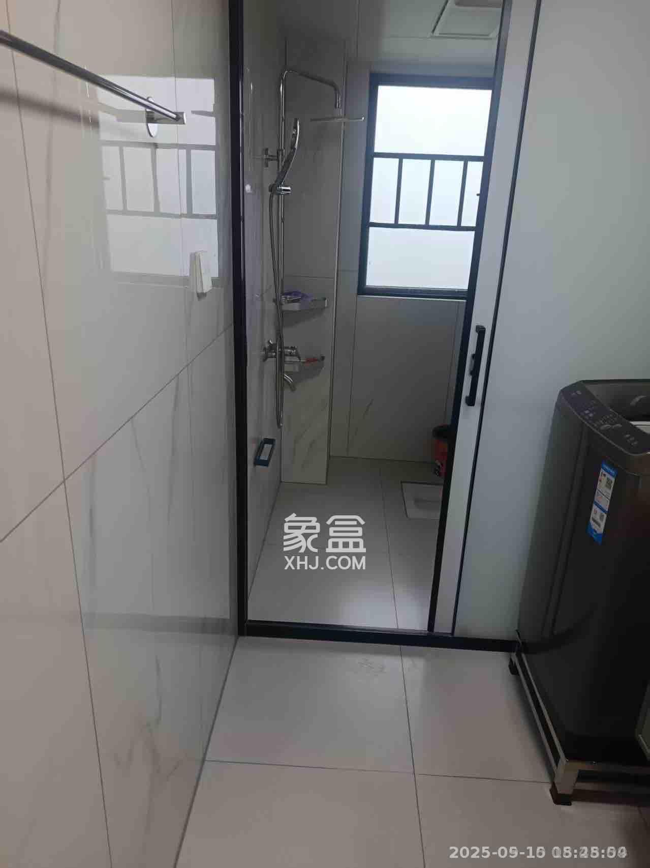 桃花嘉园  3室2厅2卫    2400.0元/月室内图