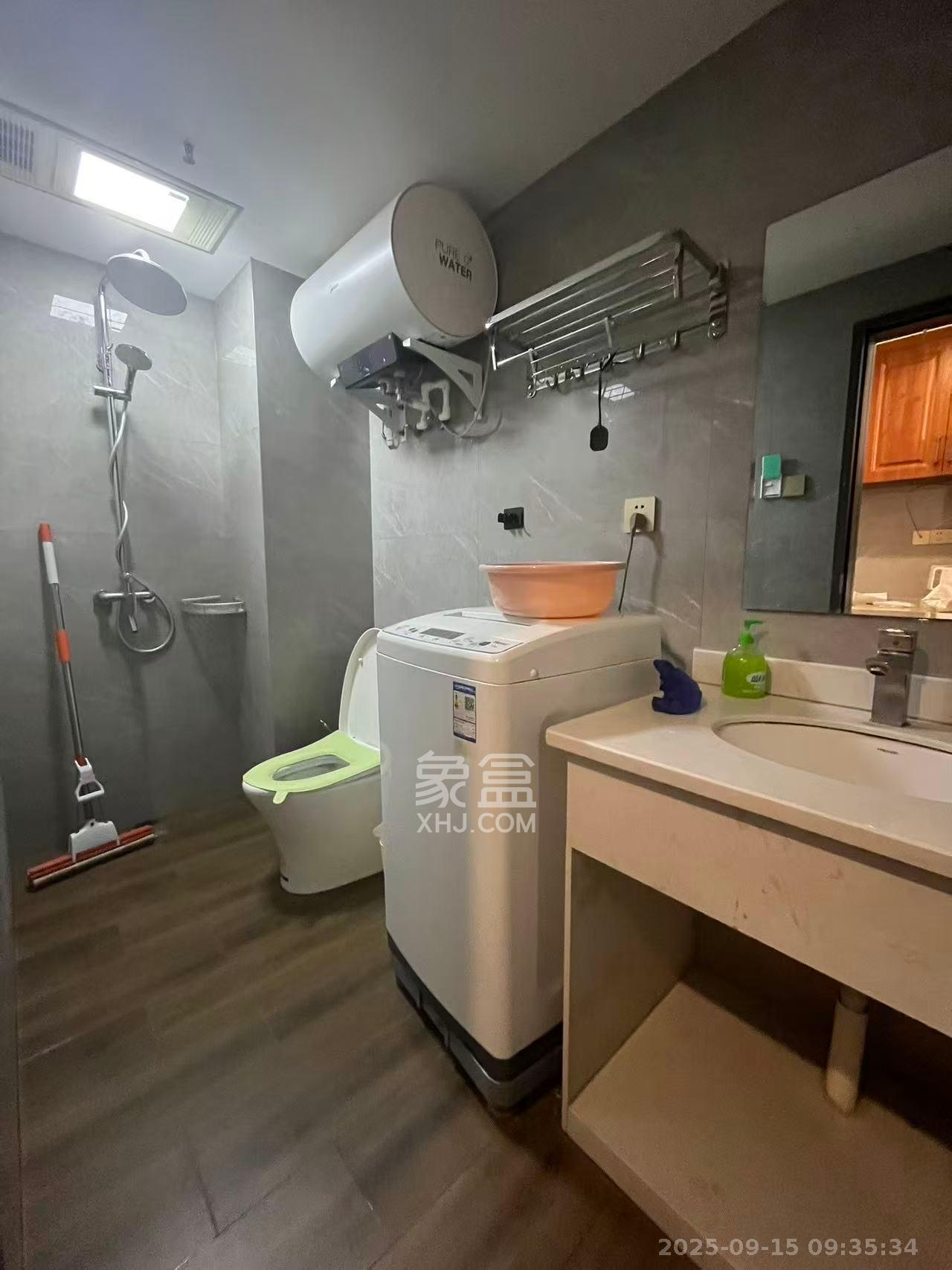 保利香槟国际 1室1厅1卫 900.0元/月 保利香槟国际 1室1厅1卫 900.0元/月室内图