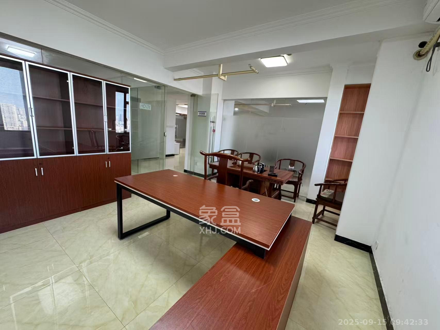 长房中庭国际(东郡华蓉广场) 2室1厅1卫 6300.0元/月 长房中庭国际(东郡华蓉广场) 2室1厅1卫 6300.0元/月室内图