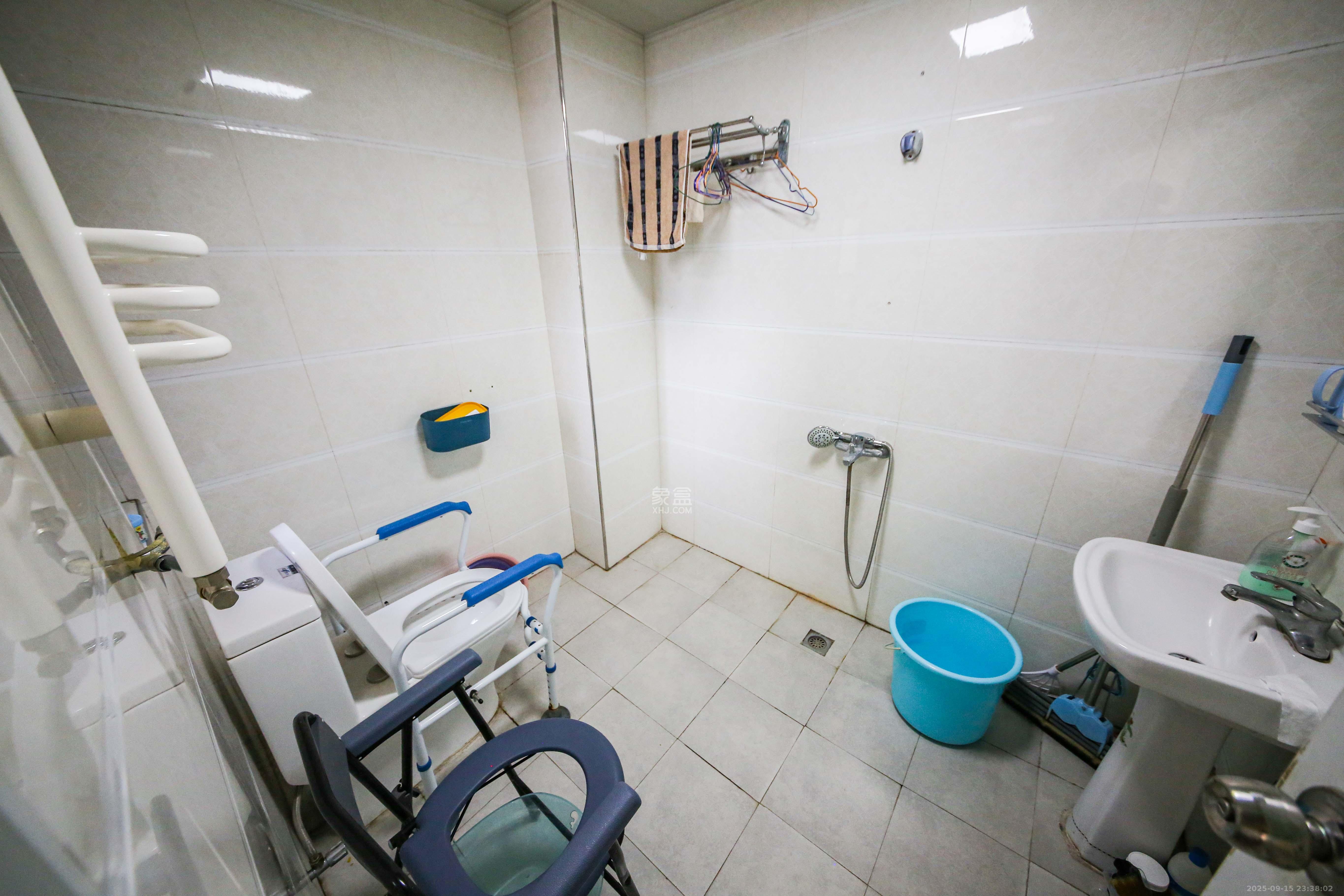 博林金谷  3室2厅2卫    120.8万卫生间