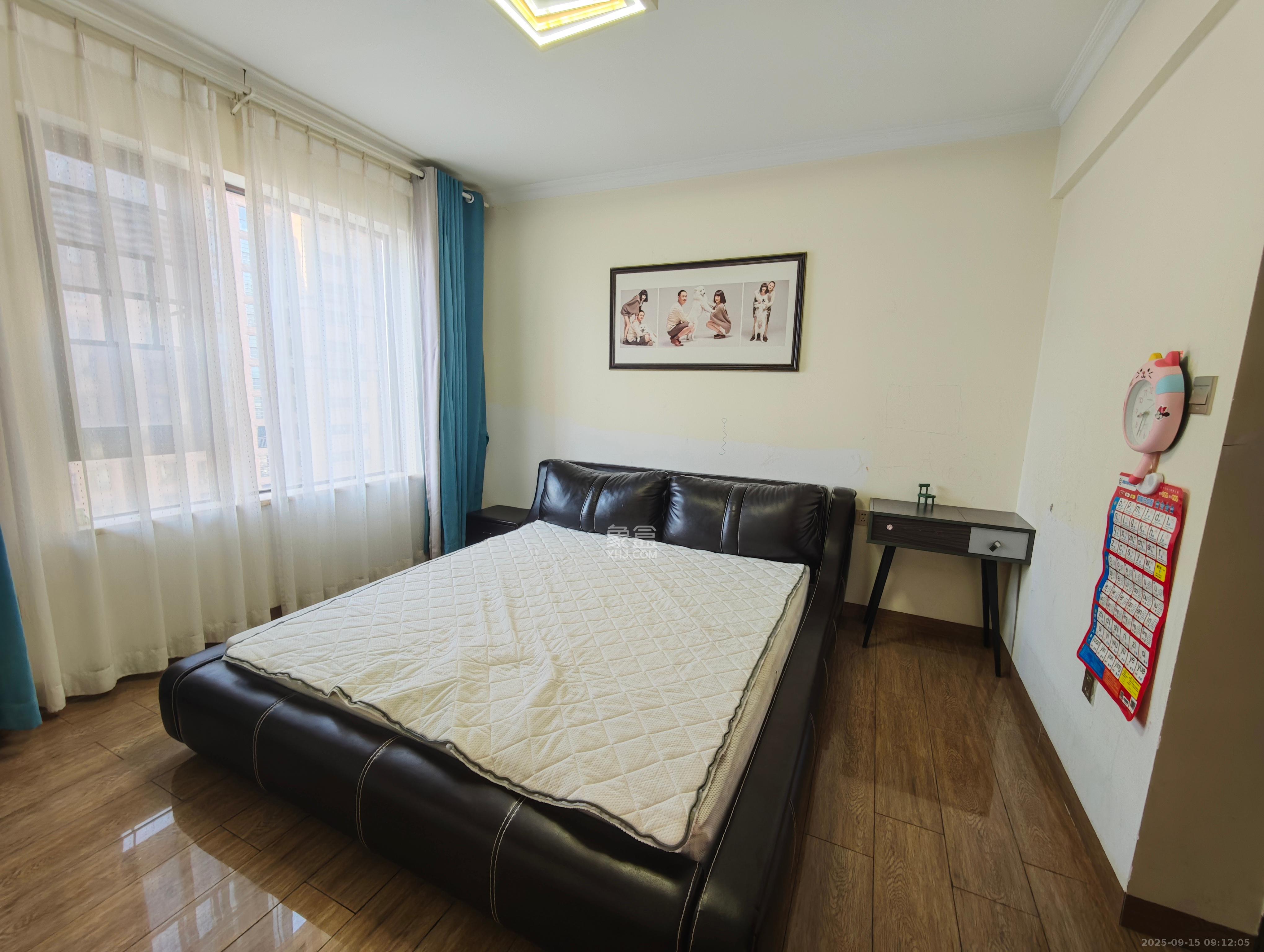 华润五彩城  4室2厅2卫    2800.0元/月室内图