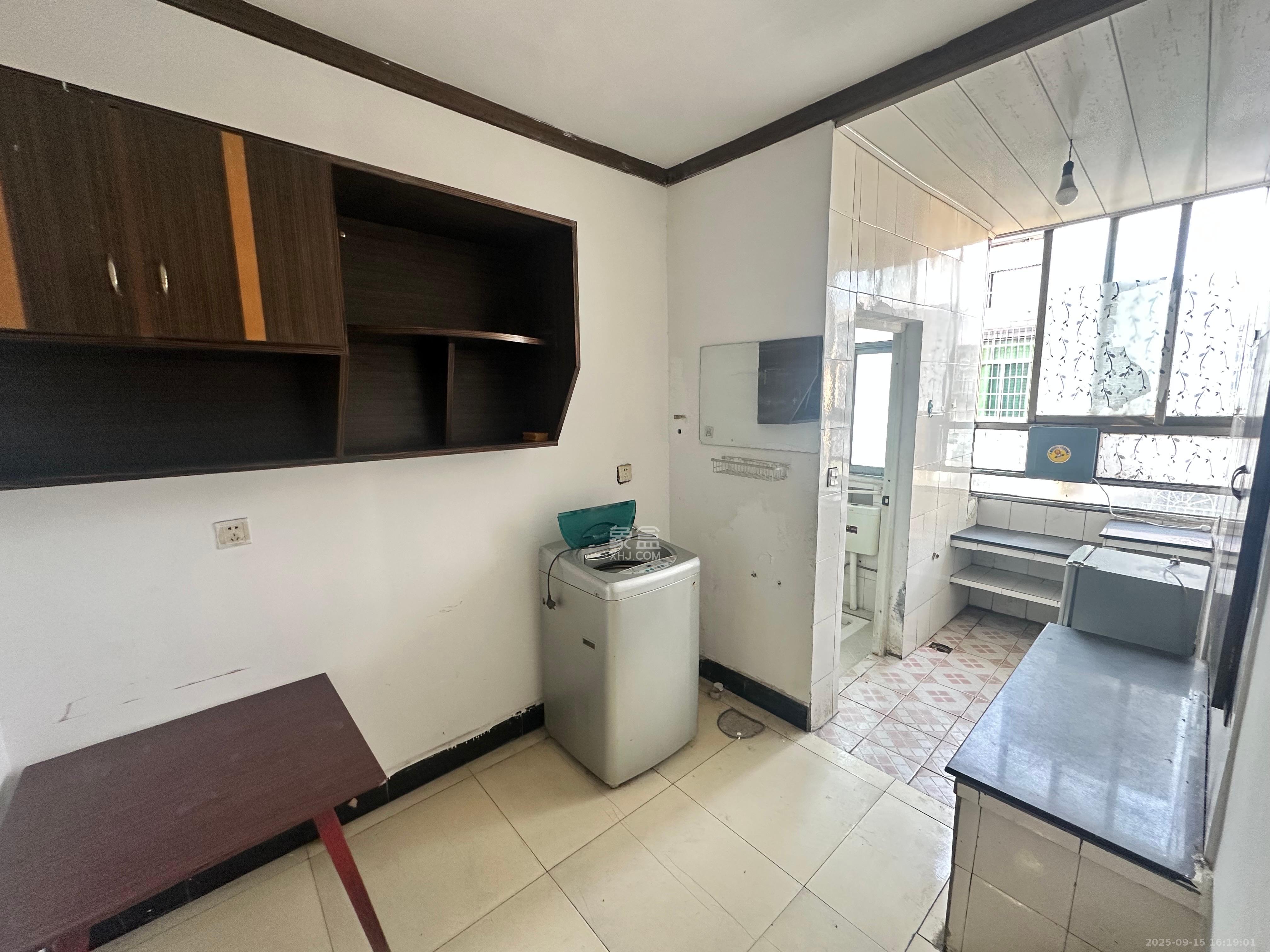 阳荷塘小区 1室1厅1卫 1050.0元/月 阳荷塘小区 1室1厅1卫 1050.0元/月室内图