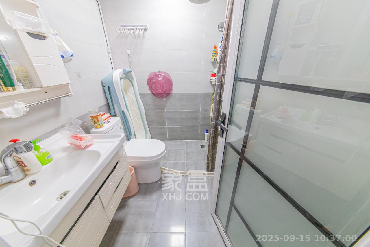 保利阆峰云墅  3室2厅2卫    2000.0元/月室内图