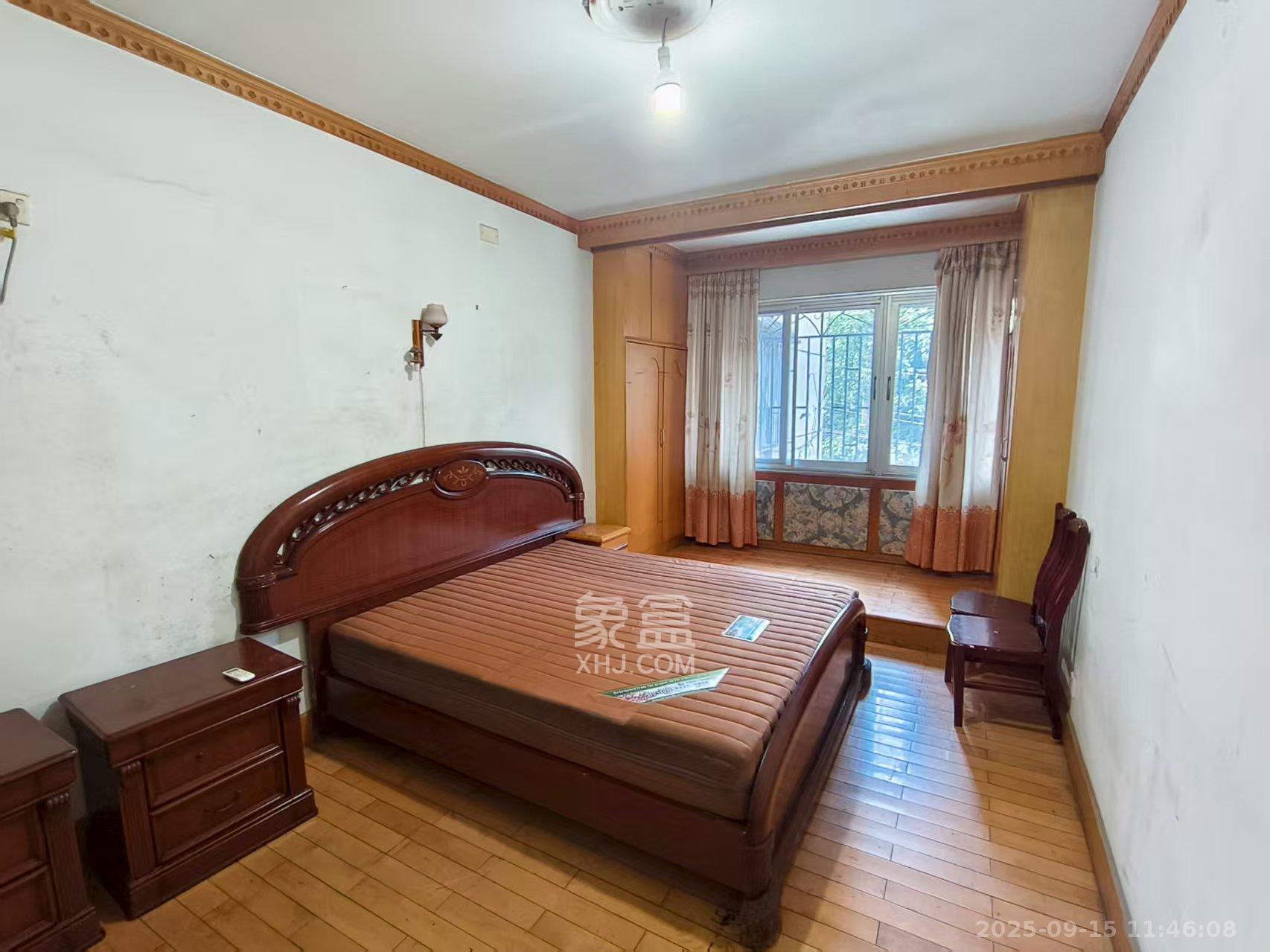 刑警之家  3室2厅2卫    2000.0元/月室内图