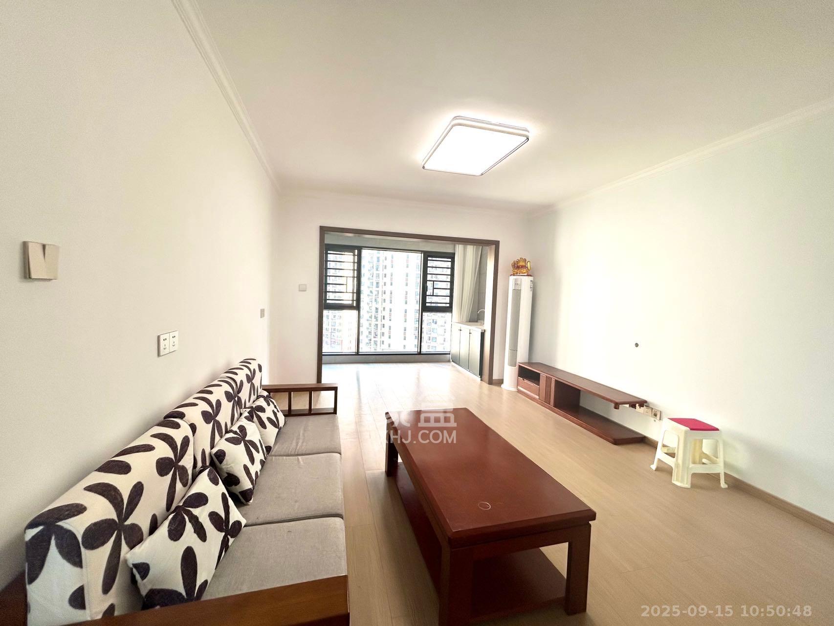 长房明宸府  4室2厅2卫    2600.0元/月 长房明宸府  4室2厅2卫    2600.0元/月