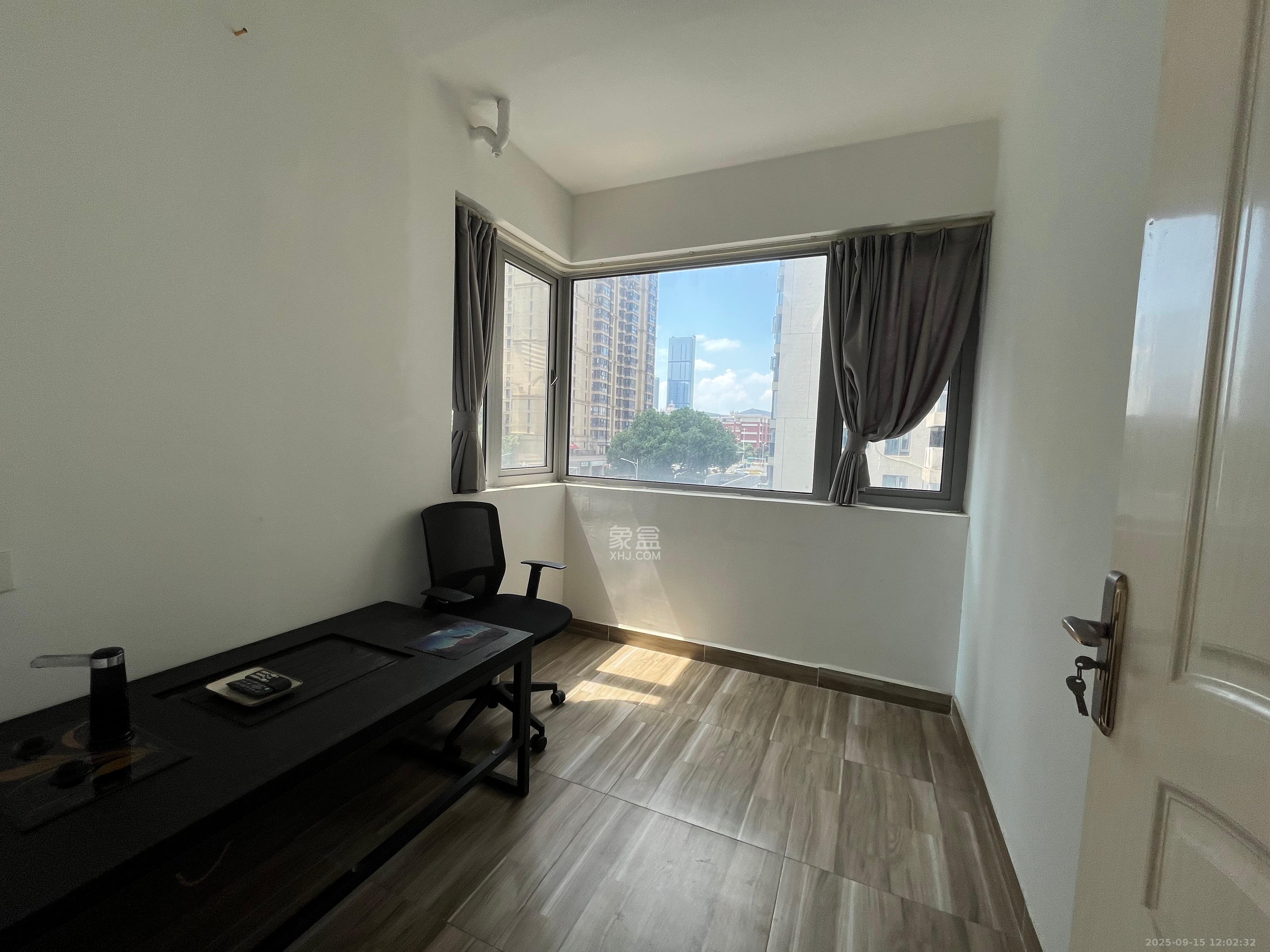 保利天禧D区 3室2厅1卫 3400.0元/月 保利天禧D区 3室2厅1卫 3400.0元/月室内图