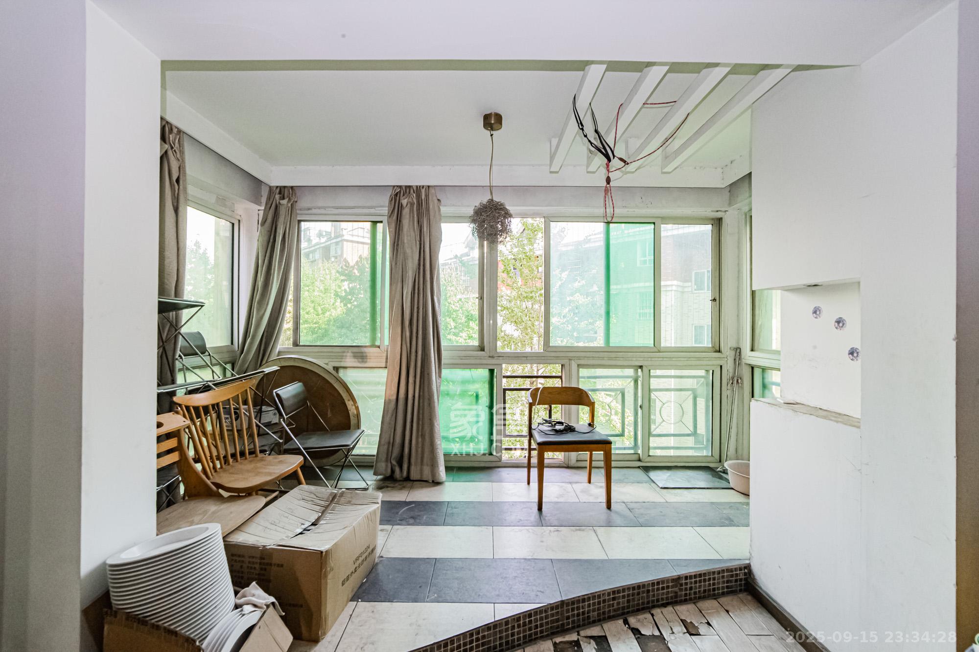 恒鑫澜北湾  3室2厅2卫    102.0万阳台