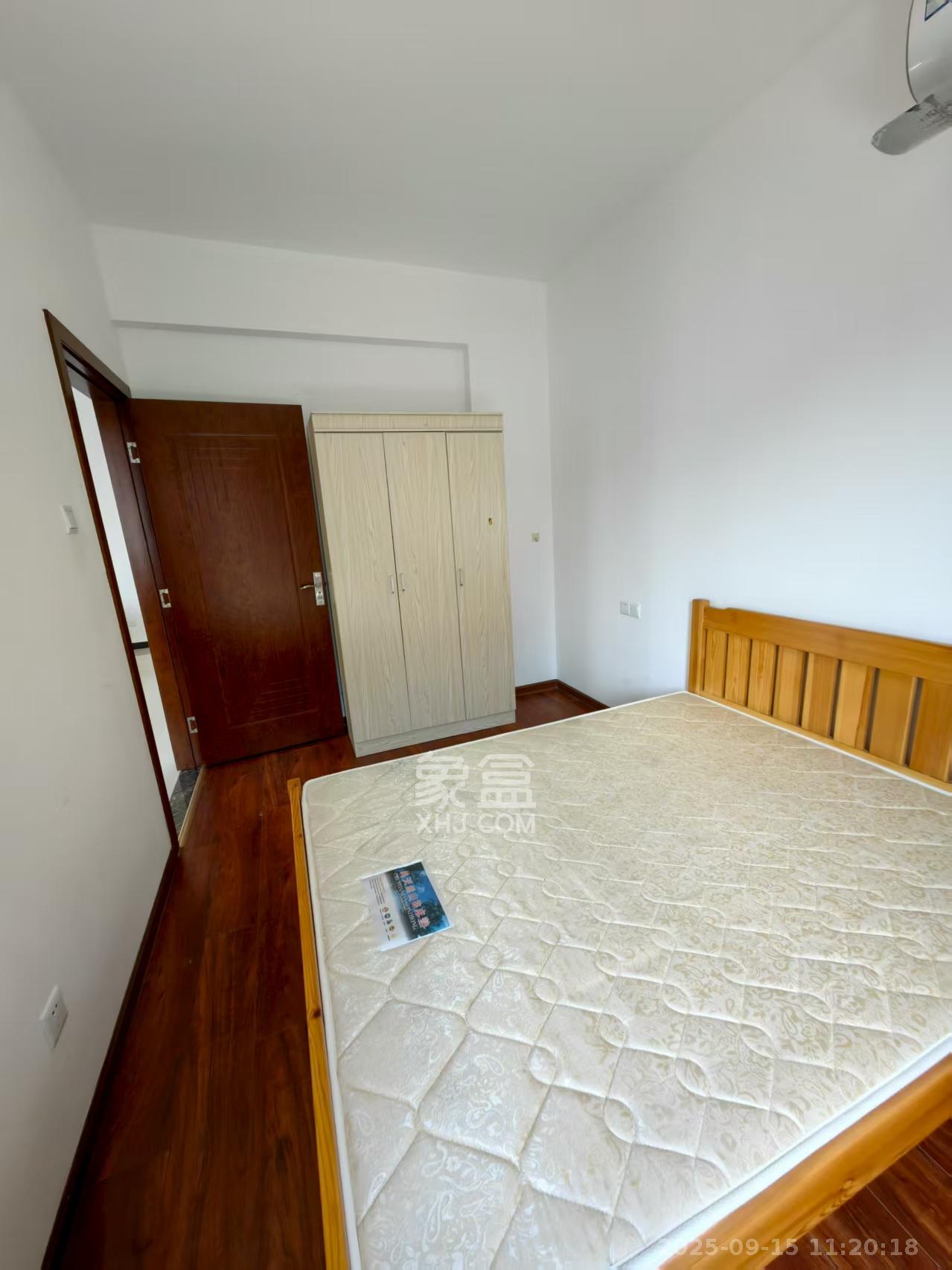 华美公寓（新猎鹰公寓）  2室2厅1卫    1800.0元/月室内图