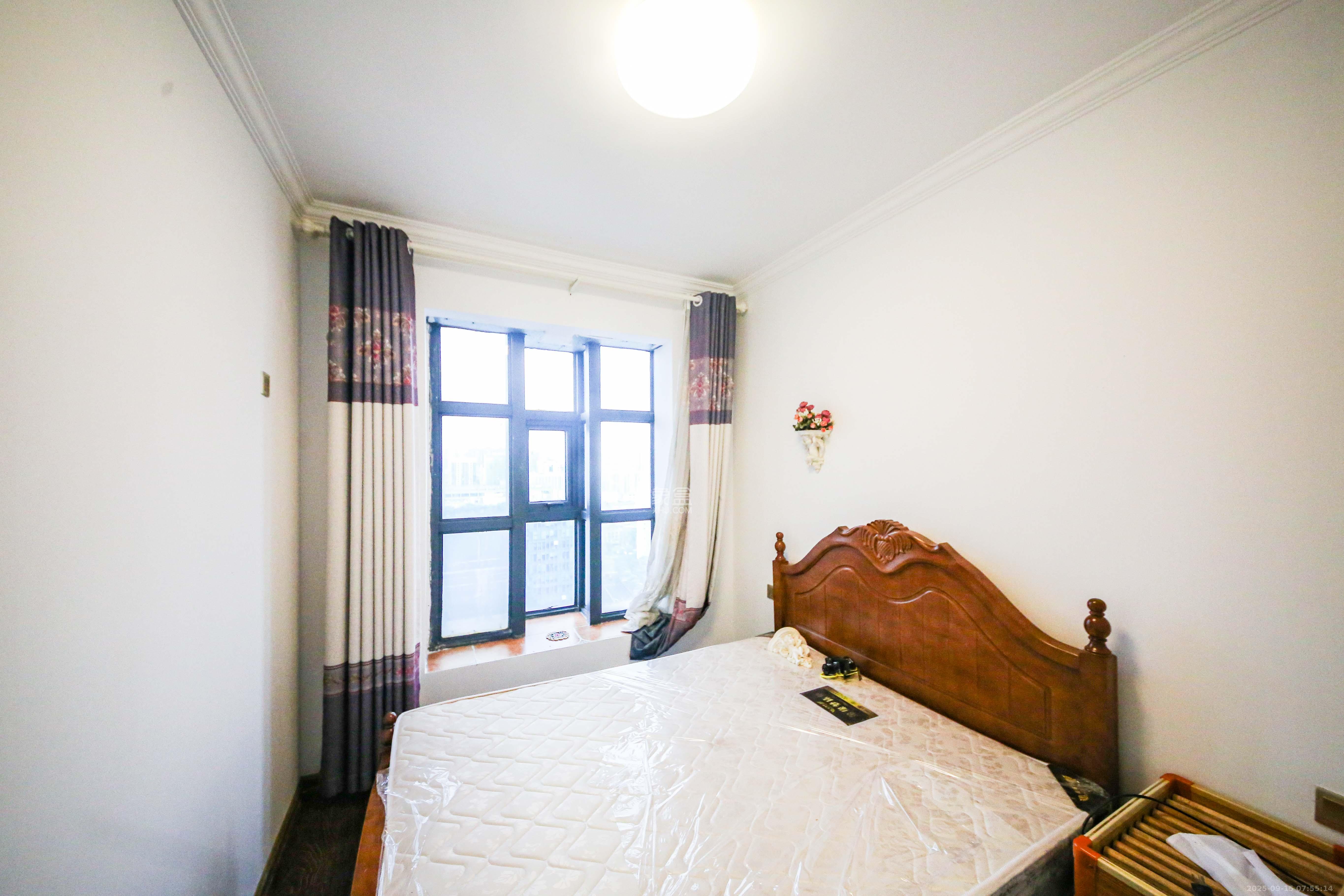 湘府9号 3室2厅2卫 138.0万 湘府9号 3室2厅2卫 138.0万卧室