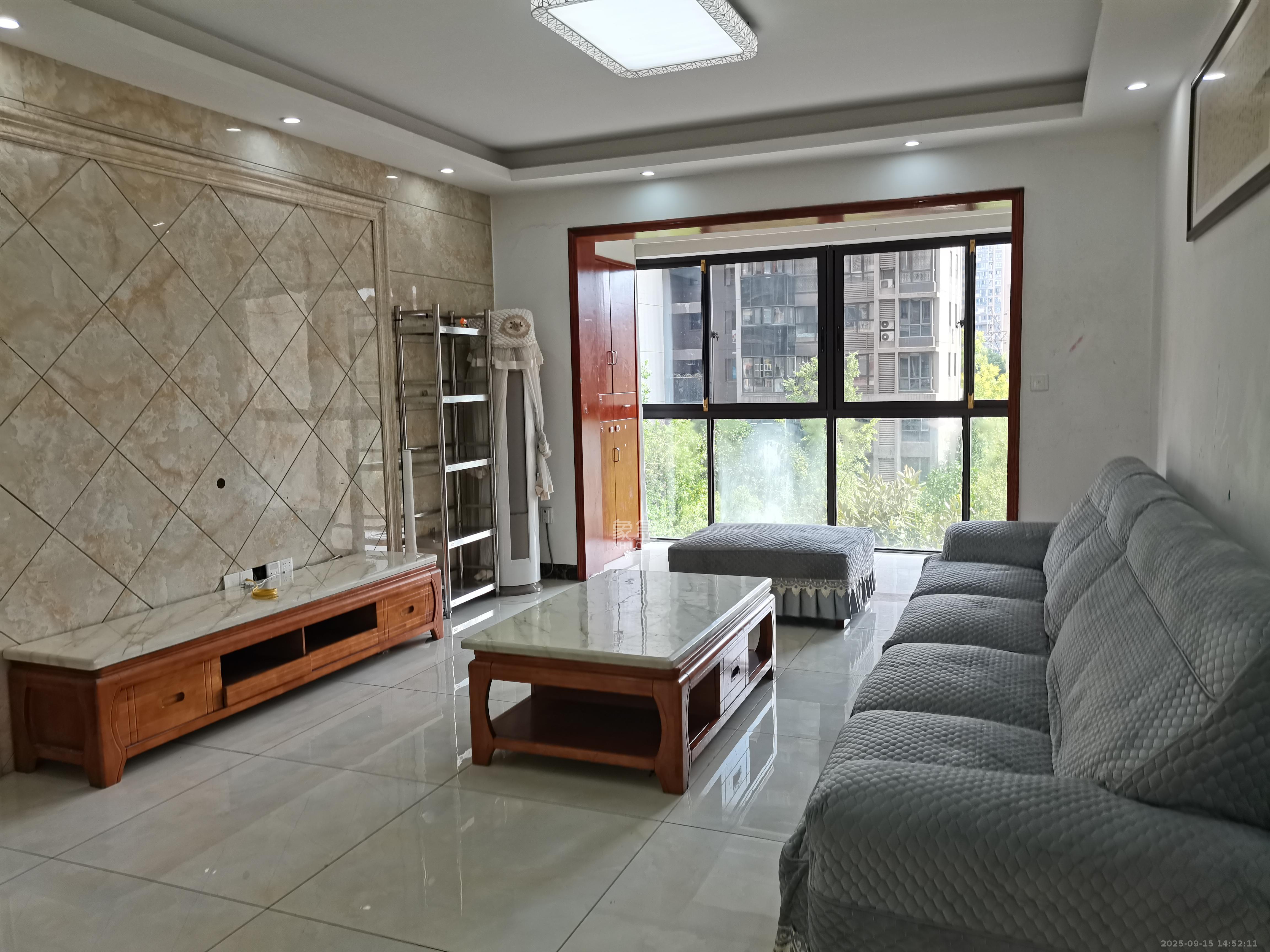 通用时代国际社区 3室2厅2卫 3000.0元/月 通用时代国际社区 3室2厅2卫 3000.0元/月室内图