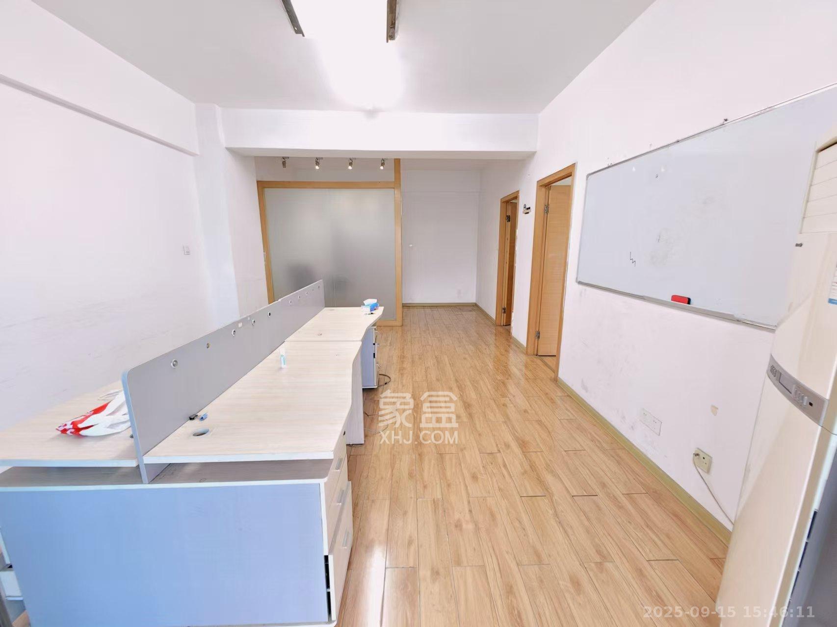 BOBO天下城（CTA财富中心）  2室2厅1卫    2400.0元/月室内图