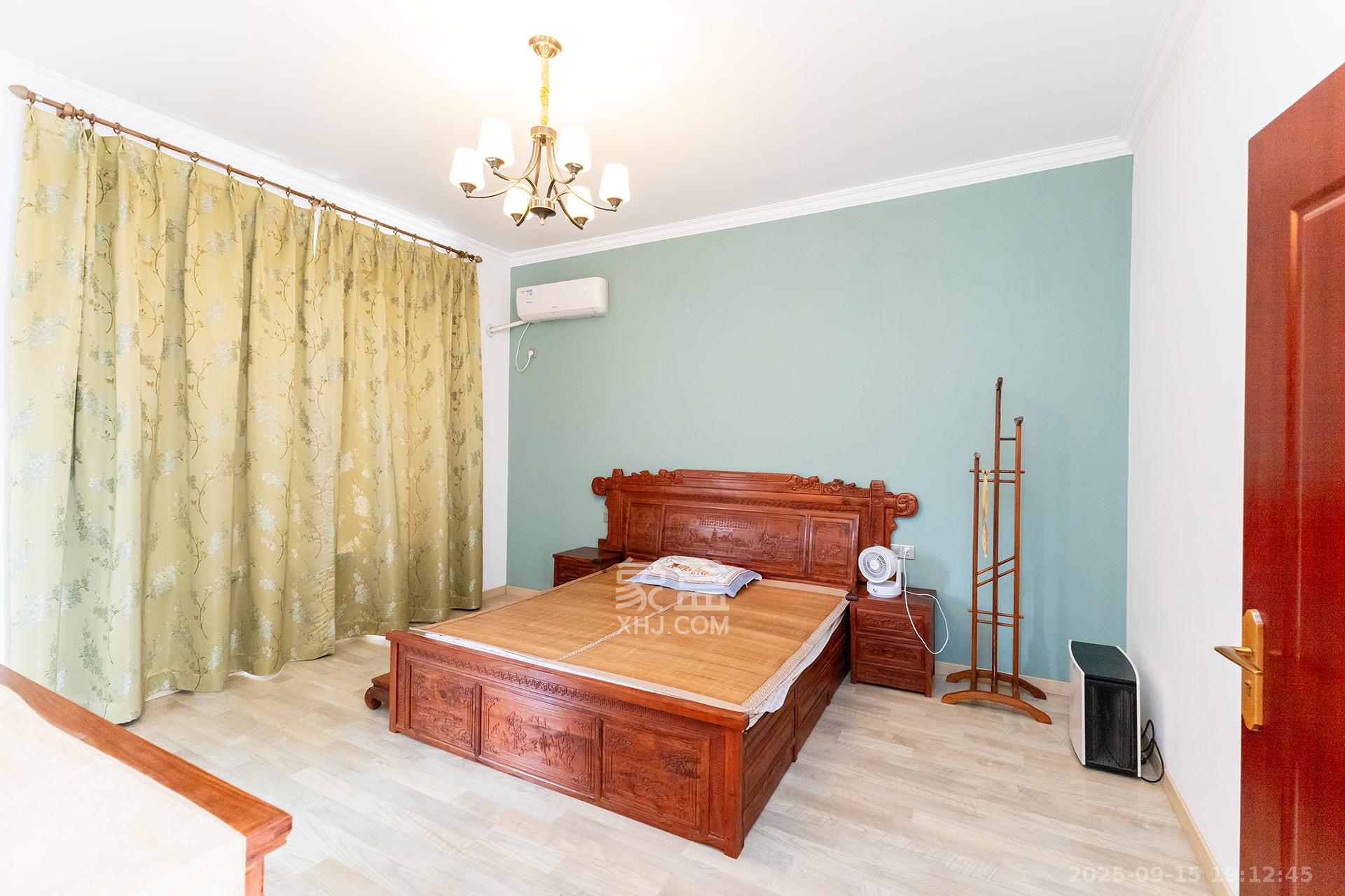 龙湖璟宸原著(龙湖紫宸) 5室2厅4卫 480.0万 龙湖璟宸原著(龙湖紫宸) 5室2厅4卫 480.0万卧室