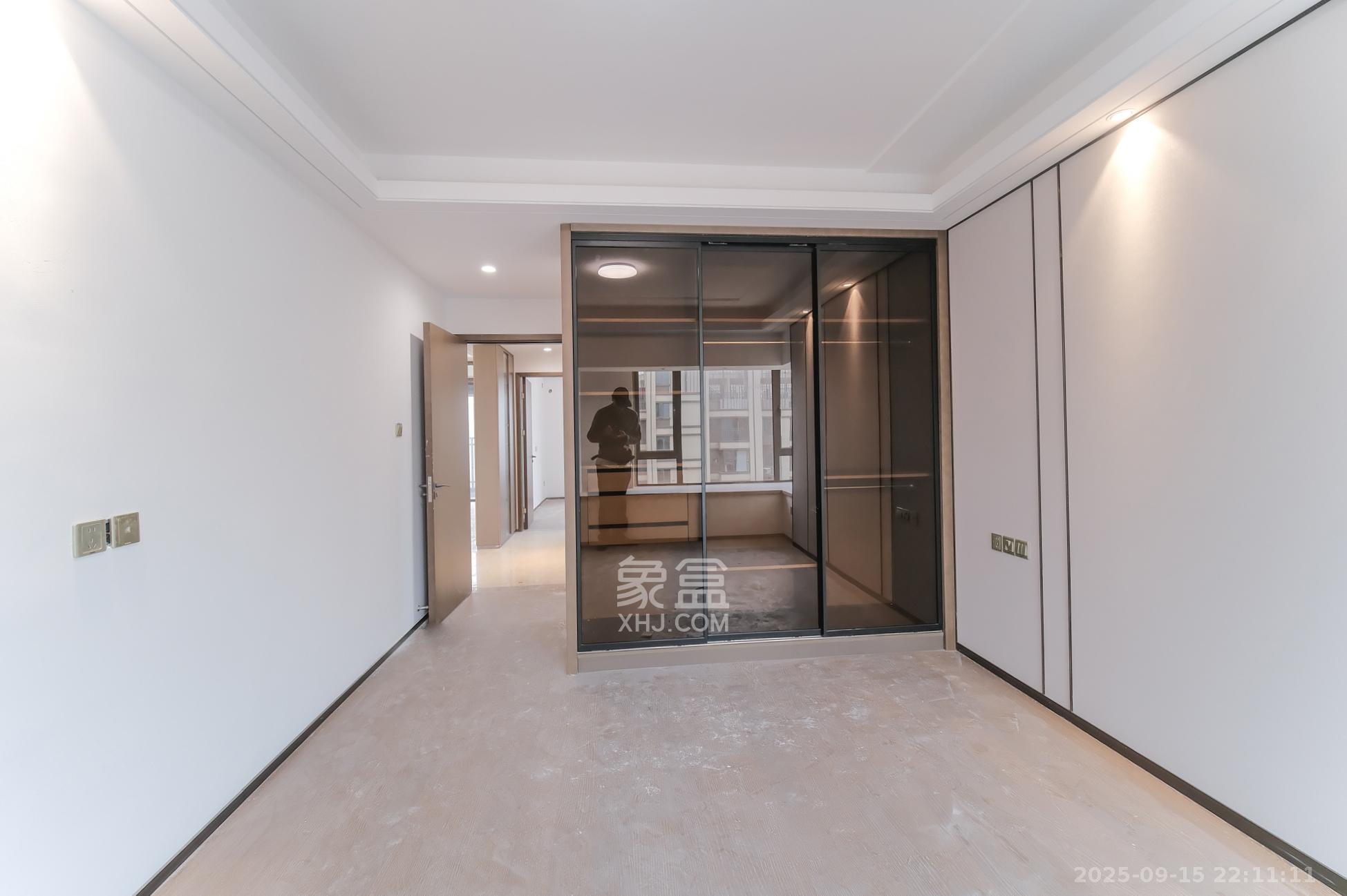 荣盛城  3室2厅2卫    105.8万卧室