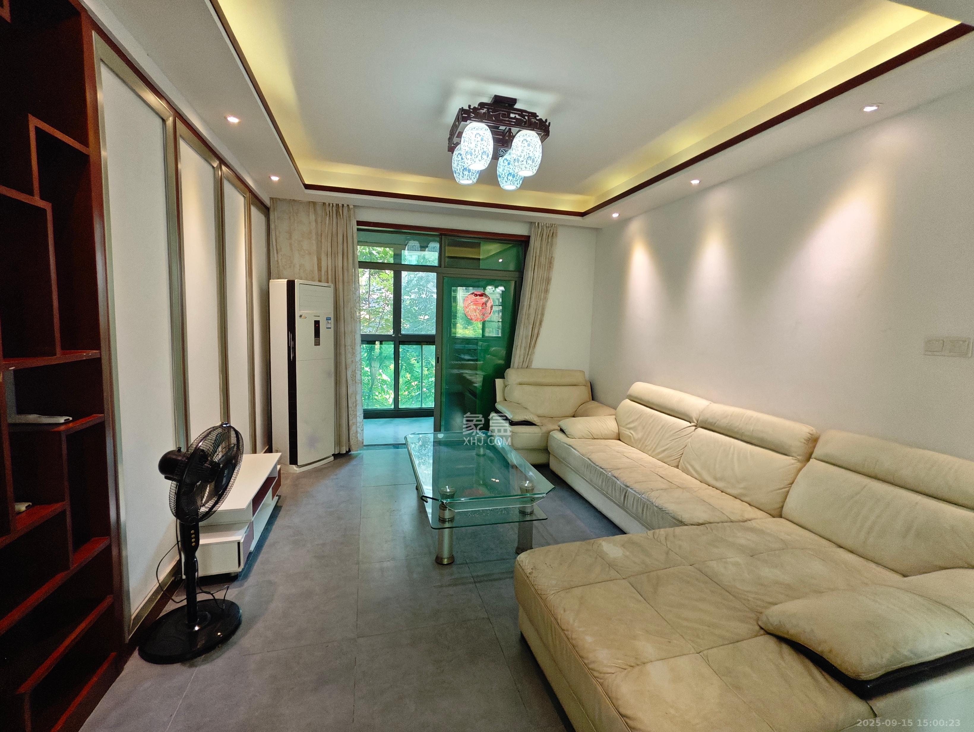 新城新世界一二三期 3室2厅1卫 2300.0元/月 新城新世界一二三期 3室2厅1卫 2300.0元/月室内图