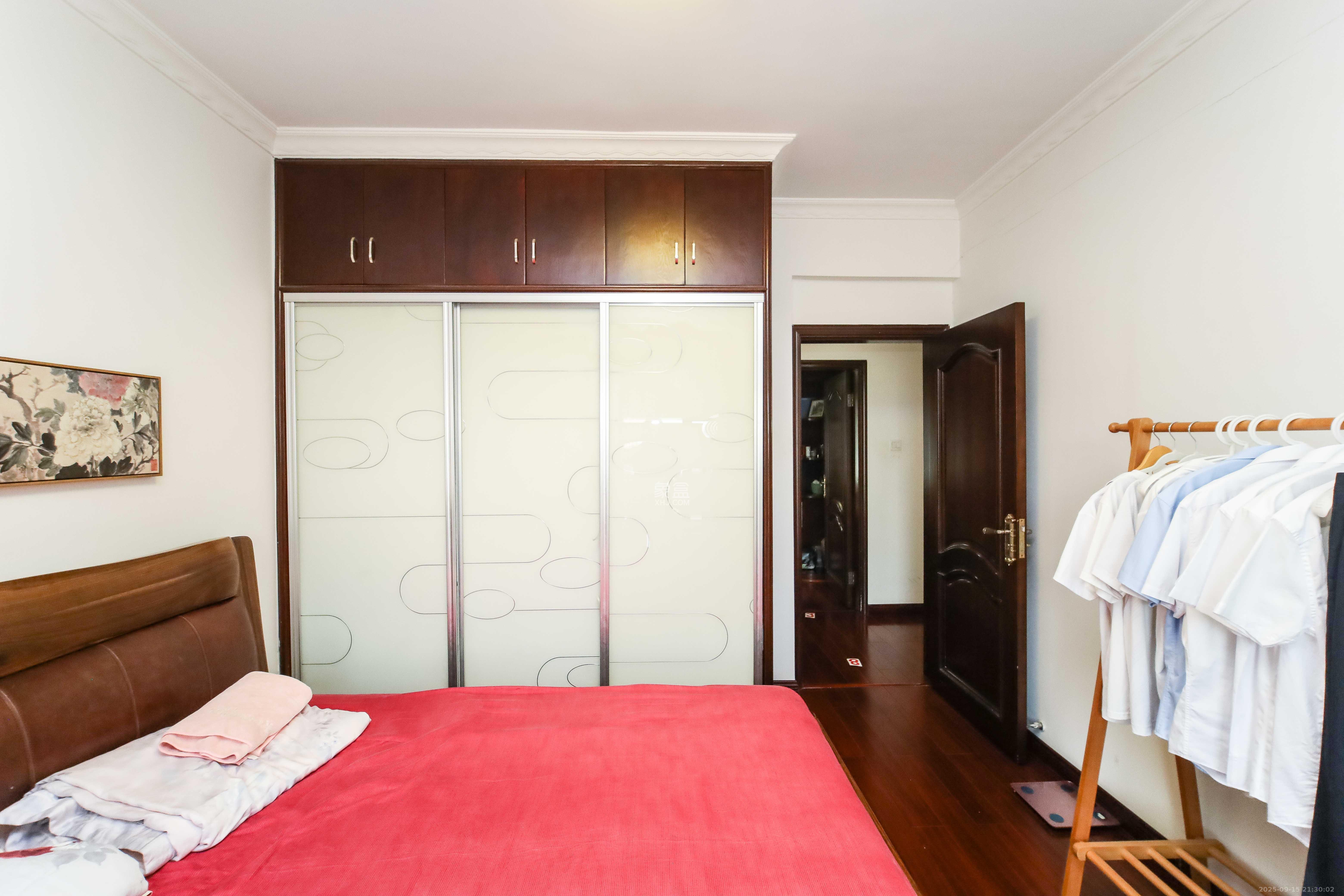 长房白沙湾  4室2厅2卫    175.0万 长房白沙湾  4室2厅2卫    175.0万卧室