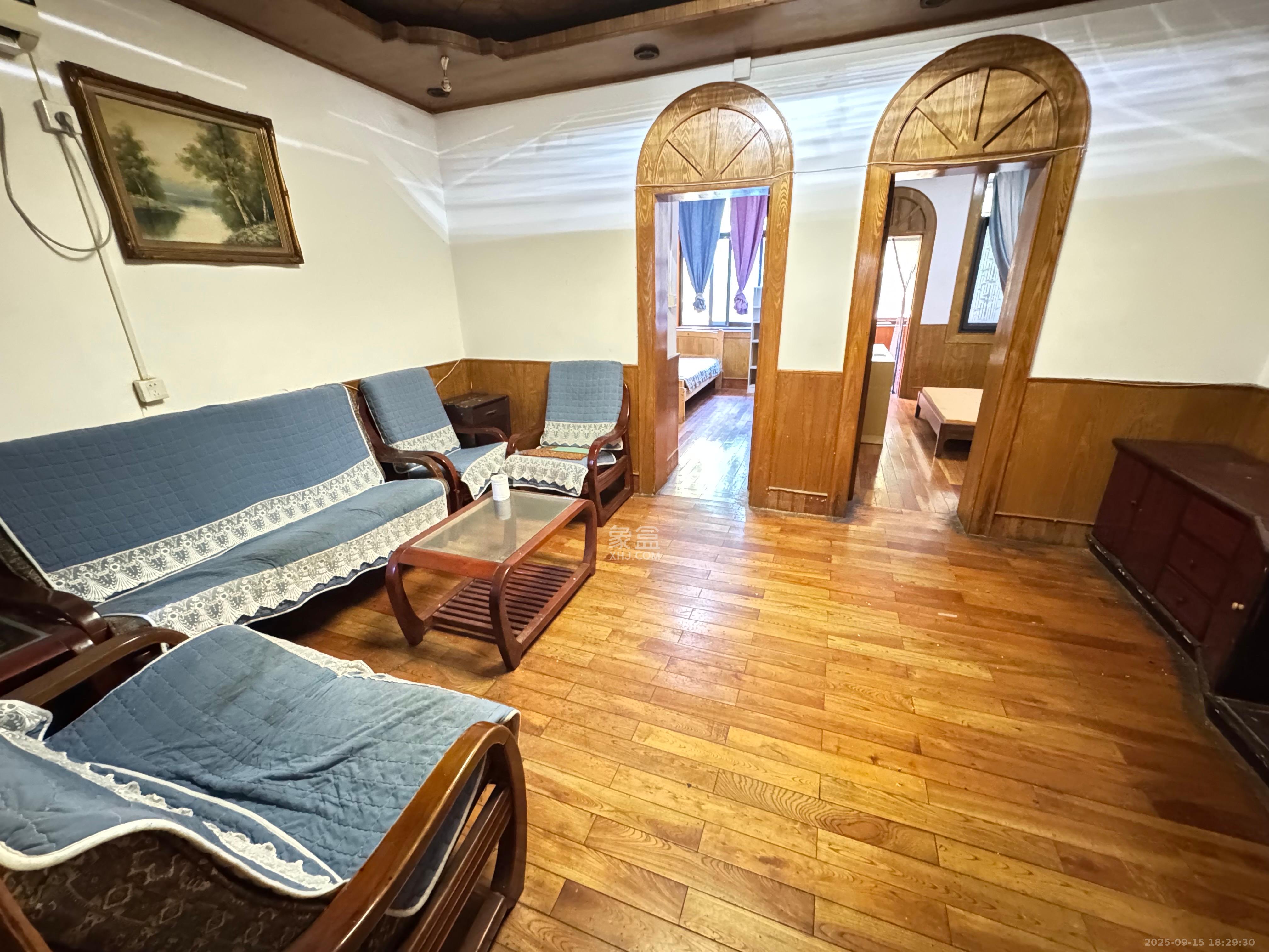 红旗区一片  2室1厅1卫    1700.0元/月室内图