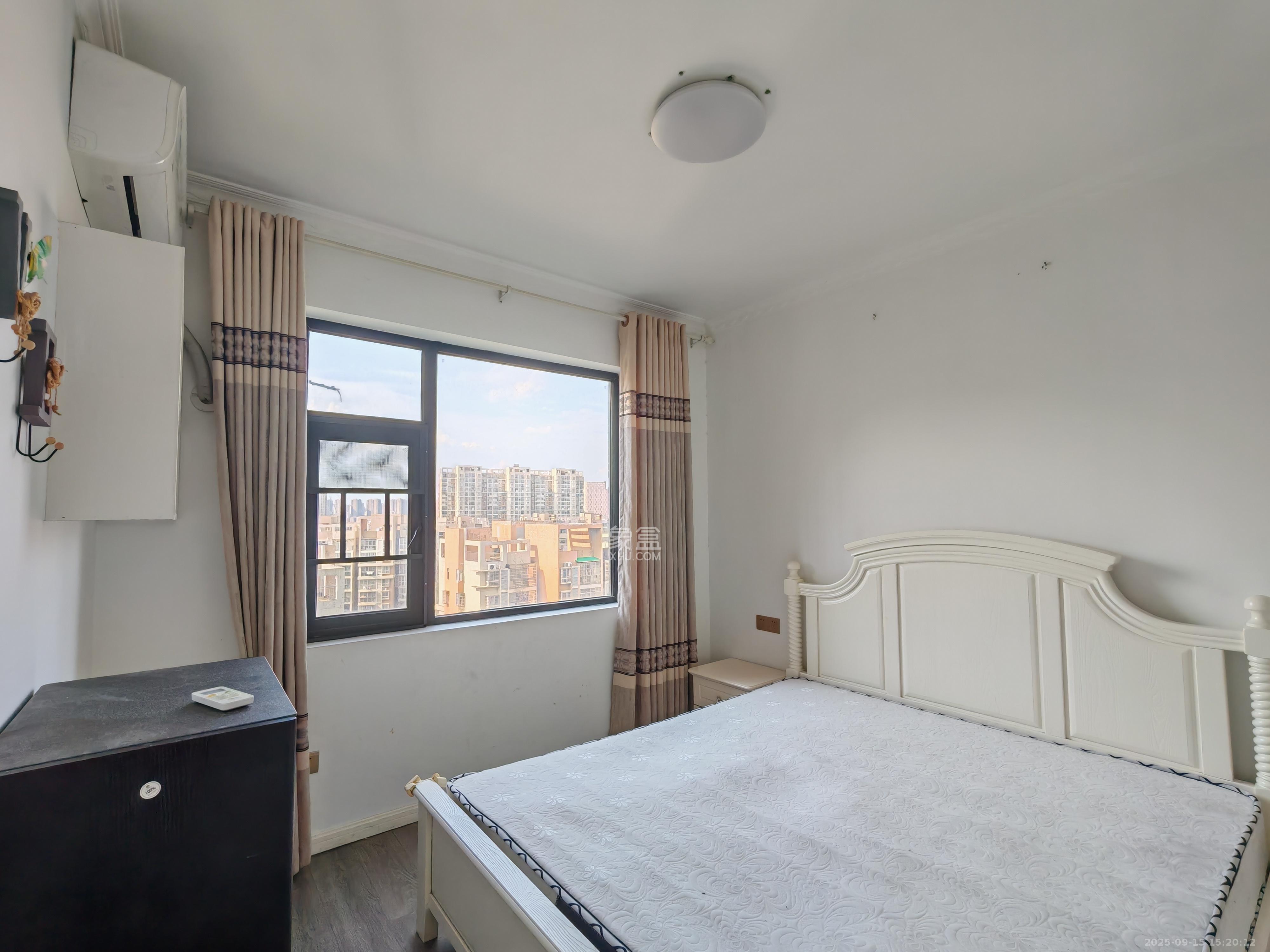 高盛华成  3室2厅1卫    2300.0元/月室内图