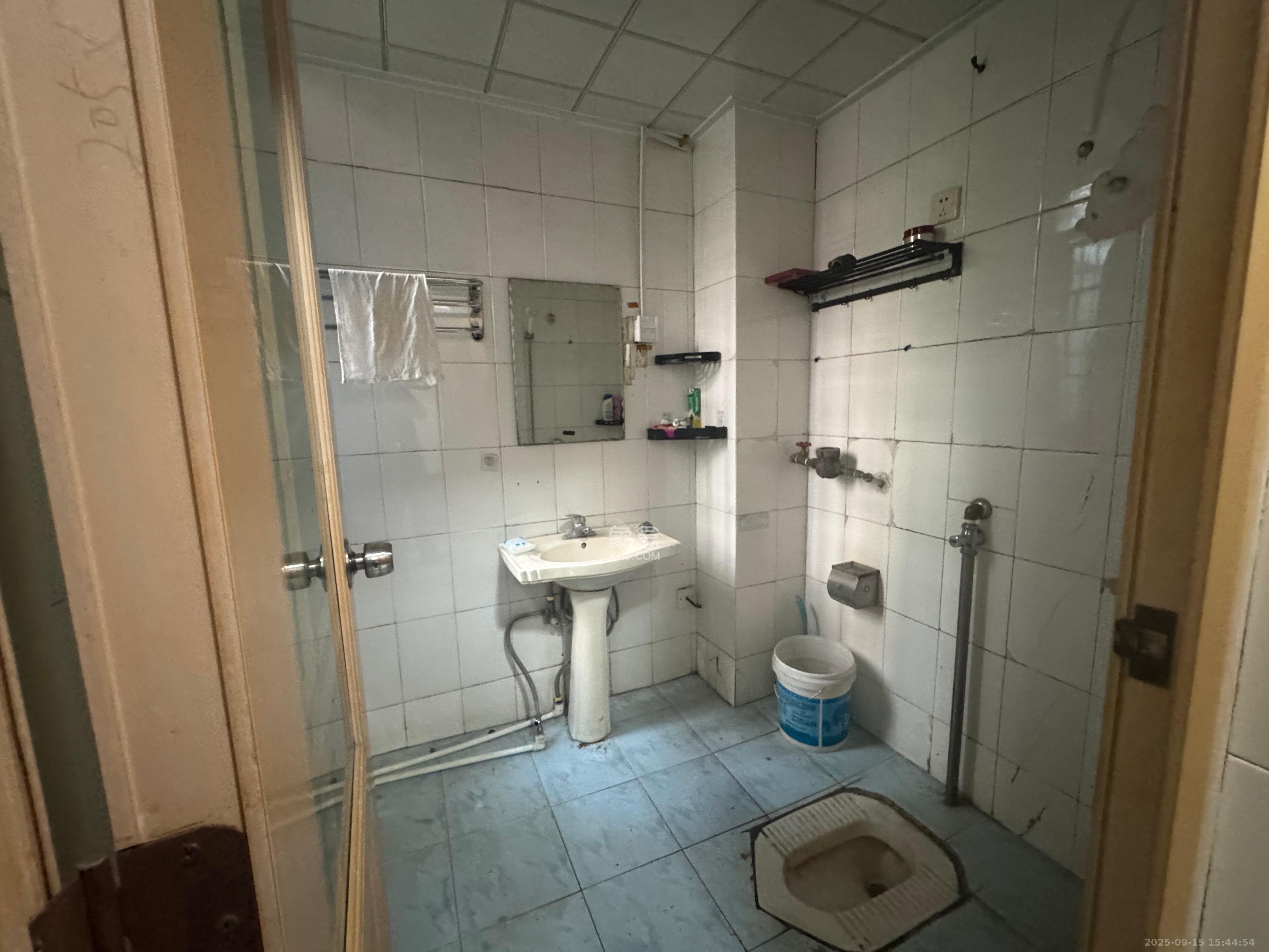 华盛家园  3室2厅2卫    2500.0元/月室内图