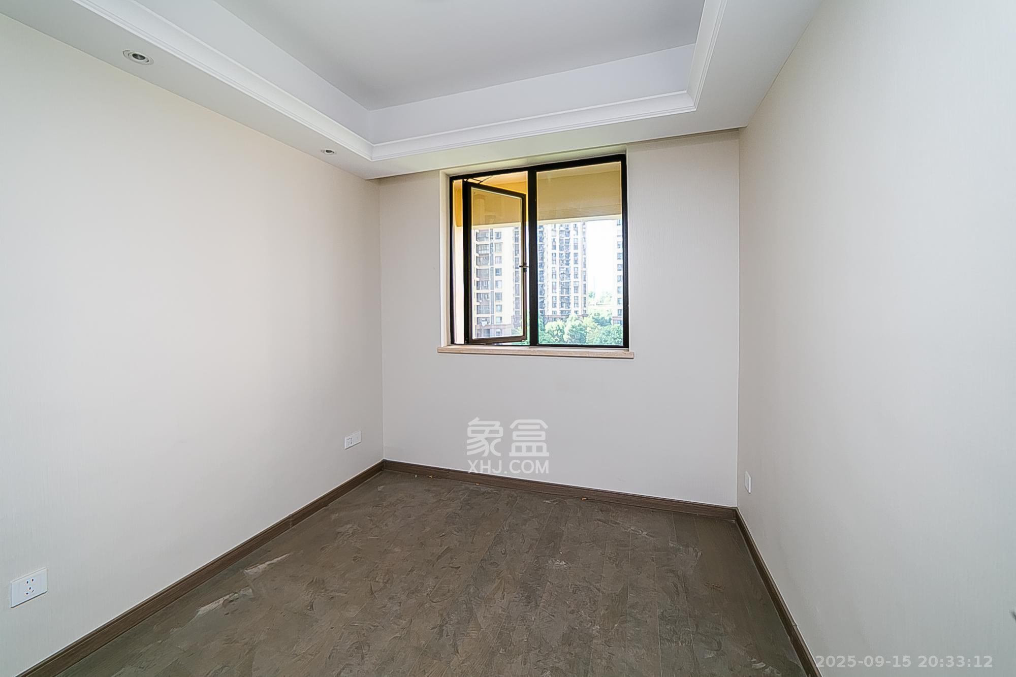 新力铂园(江山云著)  3室2厅2卫    113.8万 新力铂园(江山云著)  3室2厅2卫    113.8万卧室