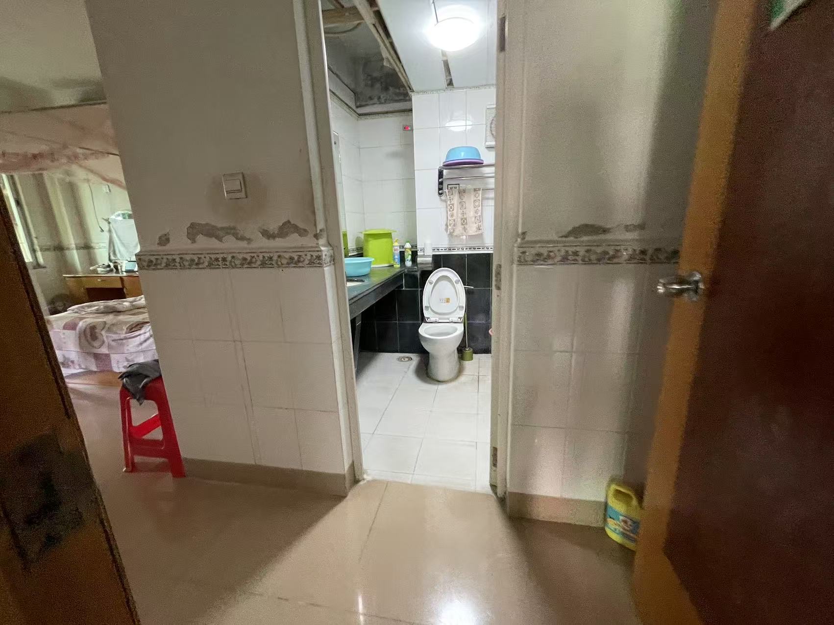 金城苑 3室2厅2卫 105.0万 金城苑 3室2厅2卫 105.0万客厅