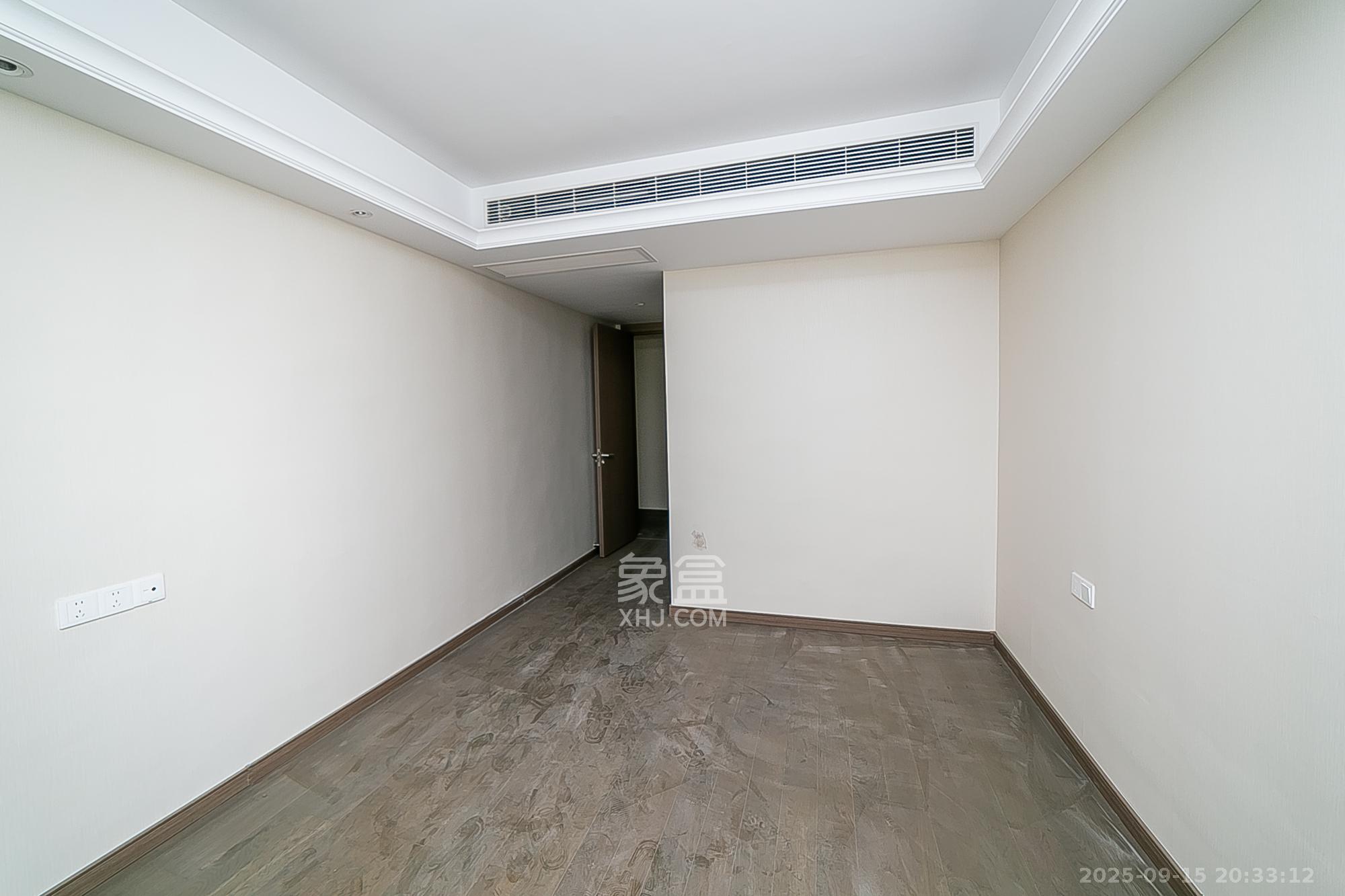 新力铂园(江山云著)  3室2厅2卫    113.8万 新力铂园(江山云著)  3室2厅2卫    113.8万卧室