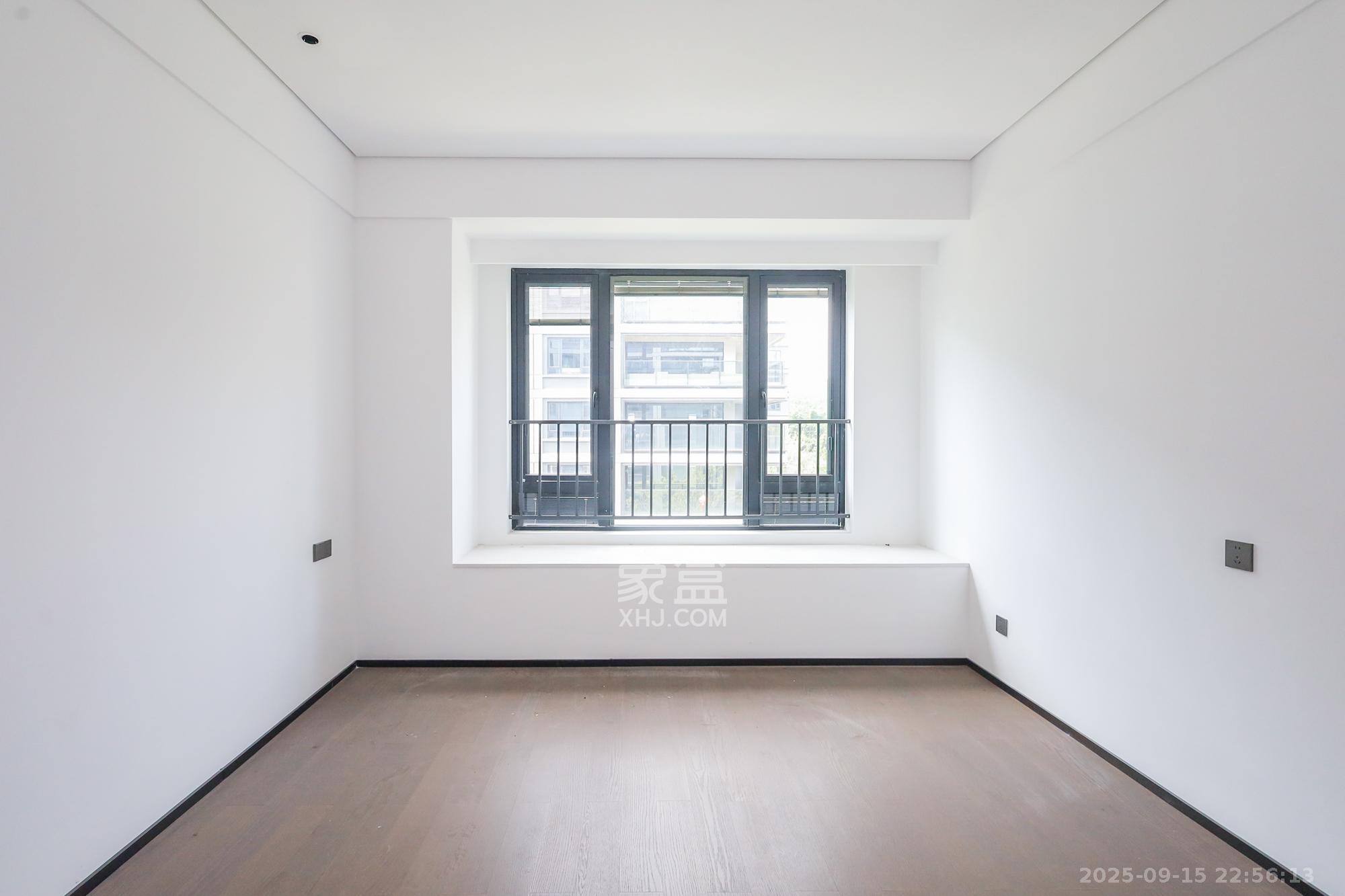 万科森林公园  4室2厅3卫    450.0万卧室