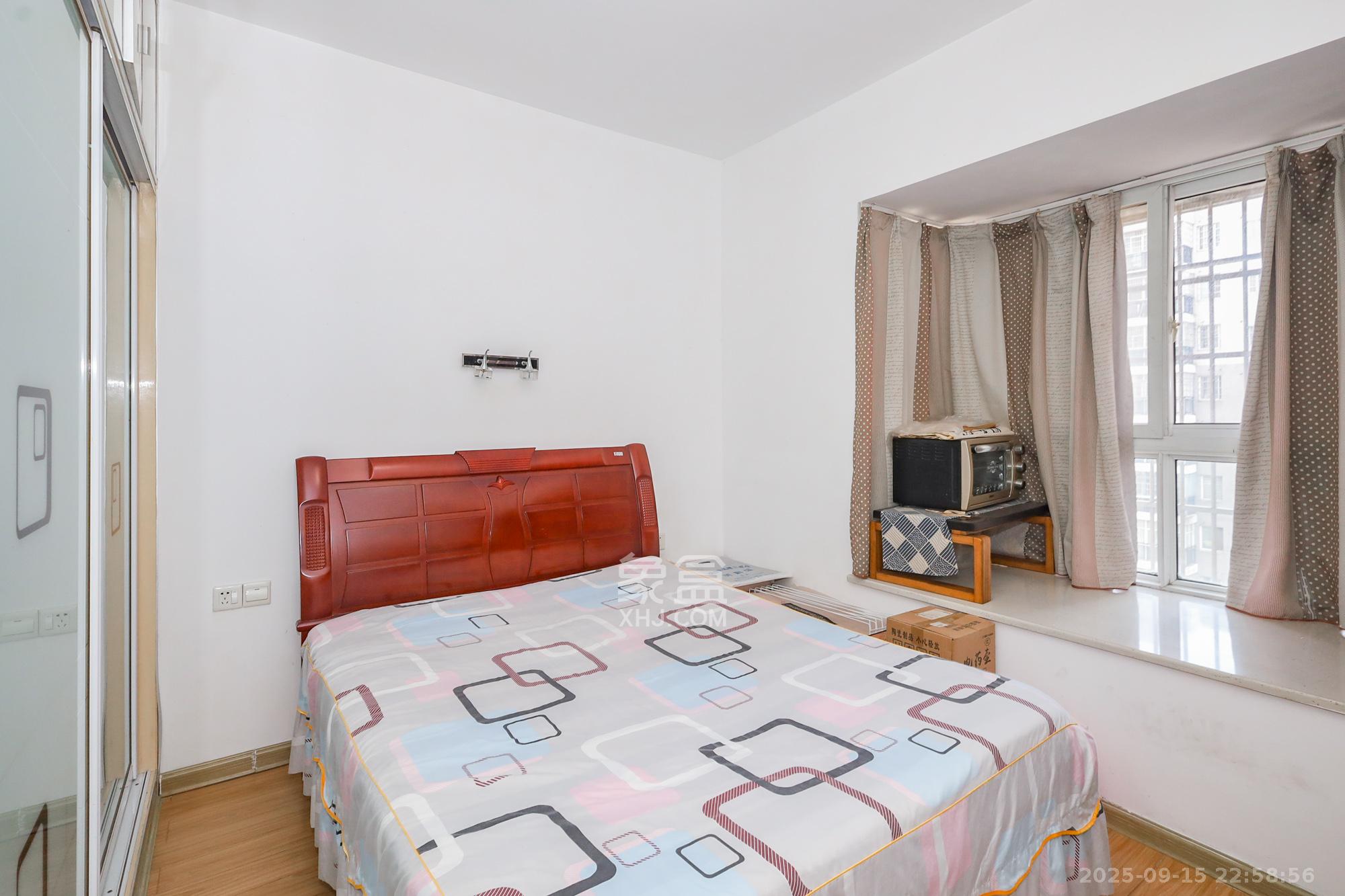 金麓西岸和苑 2室2厅1卫 63.0万 金麓西岸和苑 2室2厅1卫 63.0万卧室