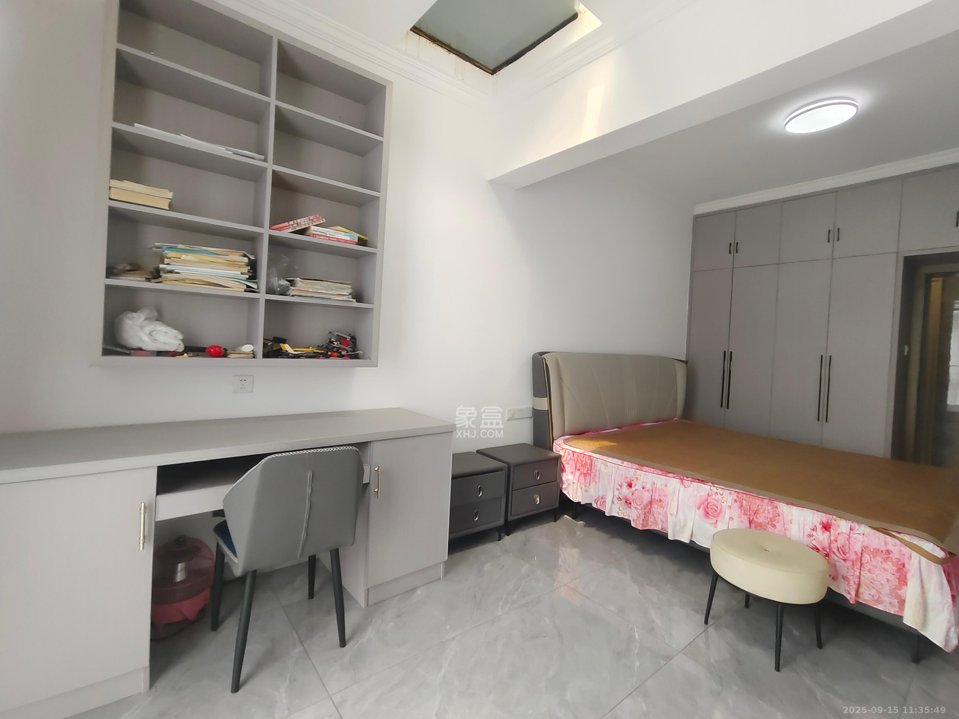 深业睿城  4室2厅2卫    3400.0元/月室内图