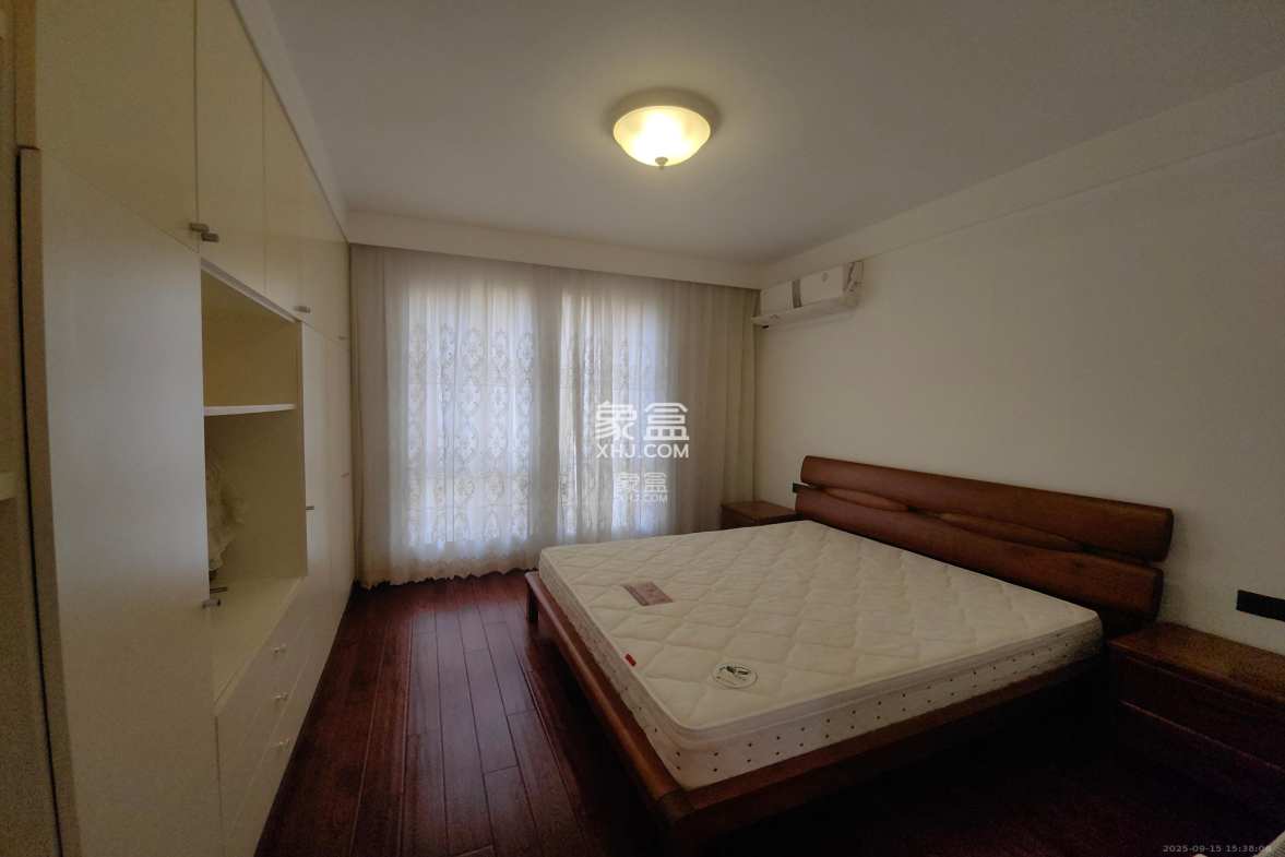 第六都(陆都小区) 3室2厅2卫 4500.0元/月 第六都(陆都小区) 3室2厅2卫 4500.0元/月室内图