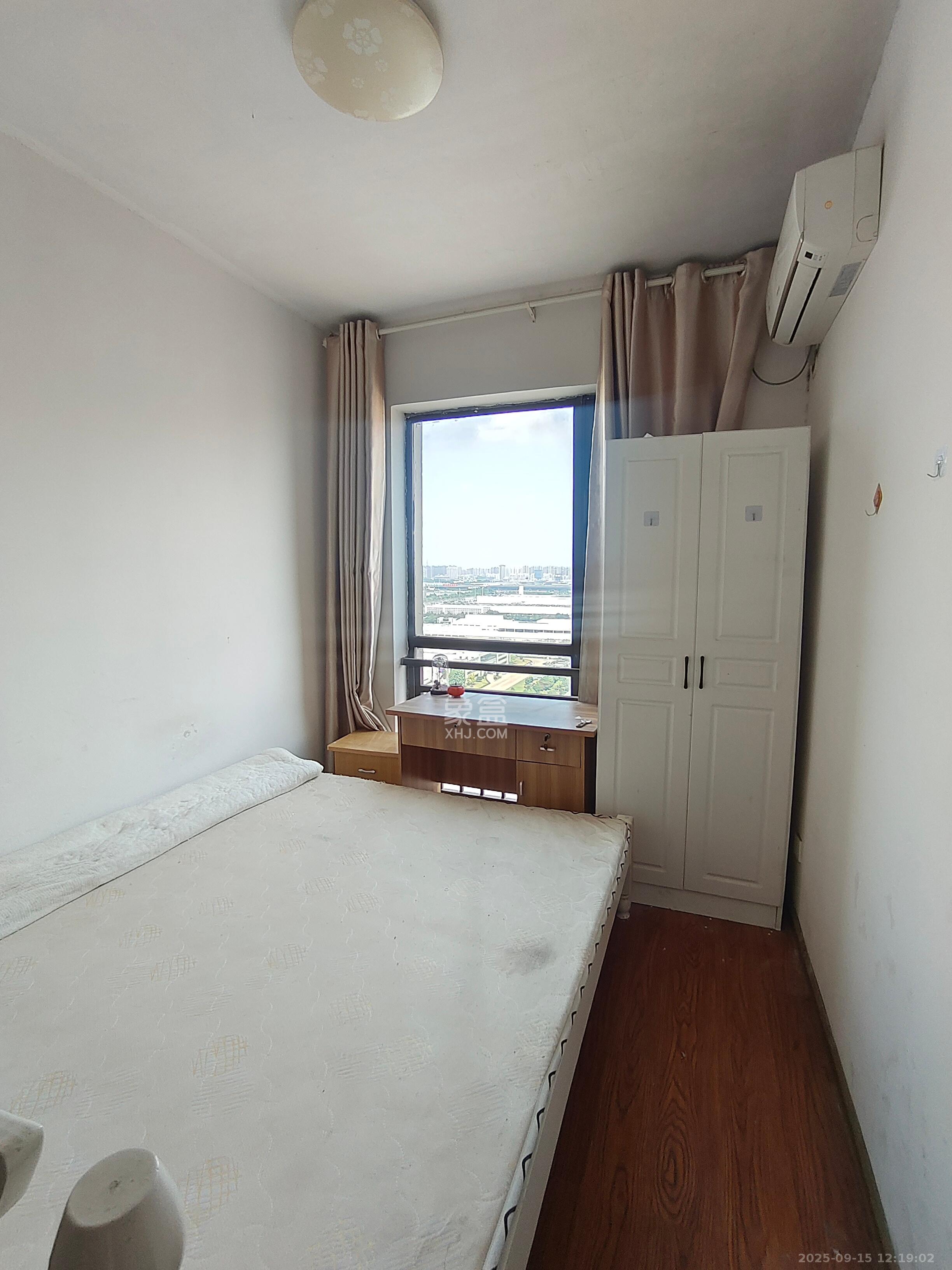 旭辉华庭 3室2厅2卫 1600.0元/月 旭辉华庭 3室2厅2卫 1600.0元/月室内图