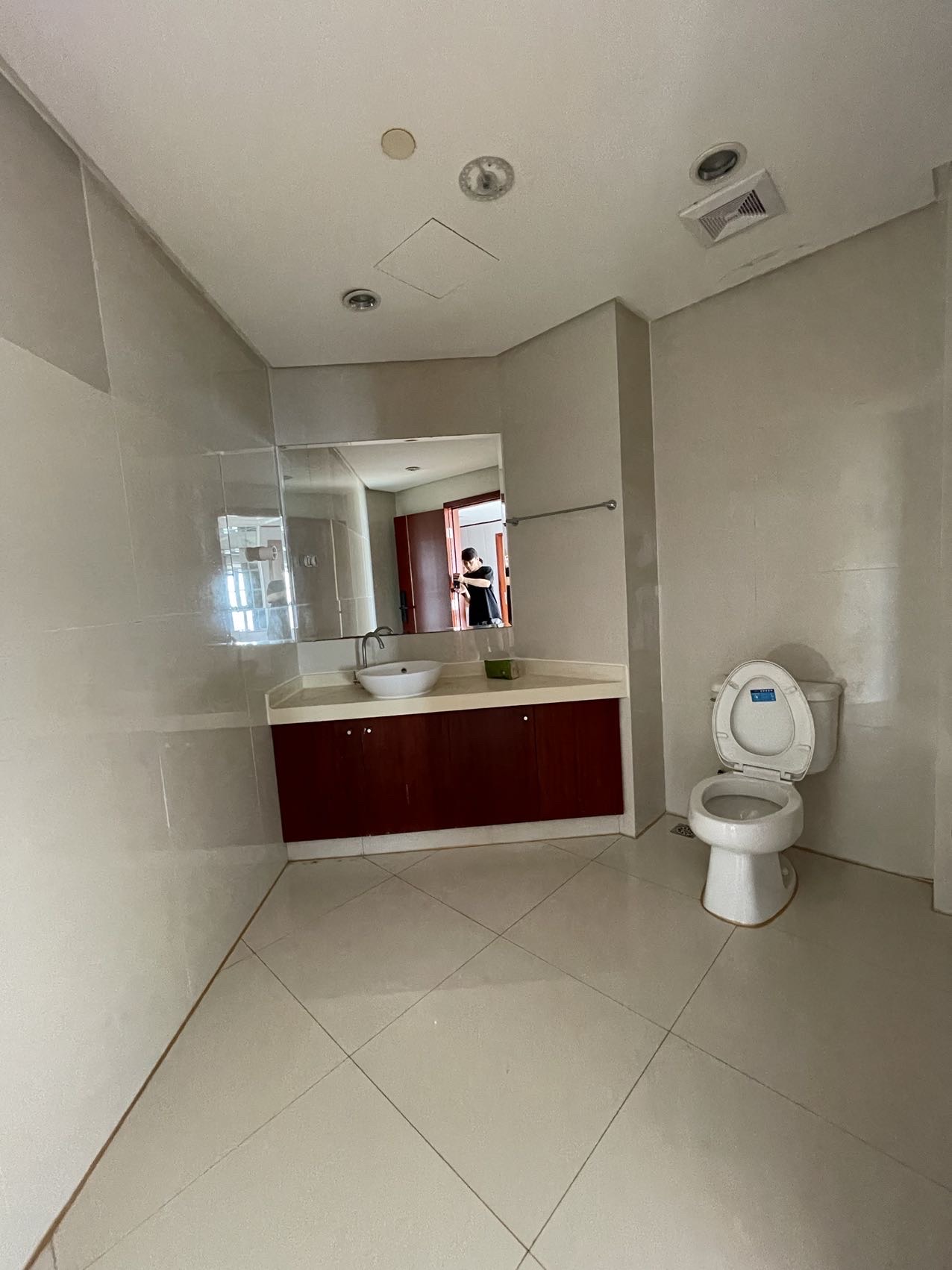 明光国际大酒店  1室1厅1卫    2700.0元/月 明光国际大酒店  1室1厅1卫    2700.0元/月室内图