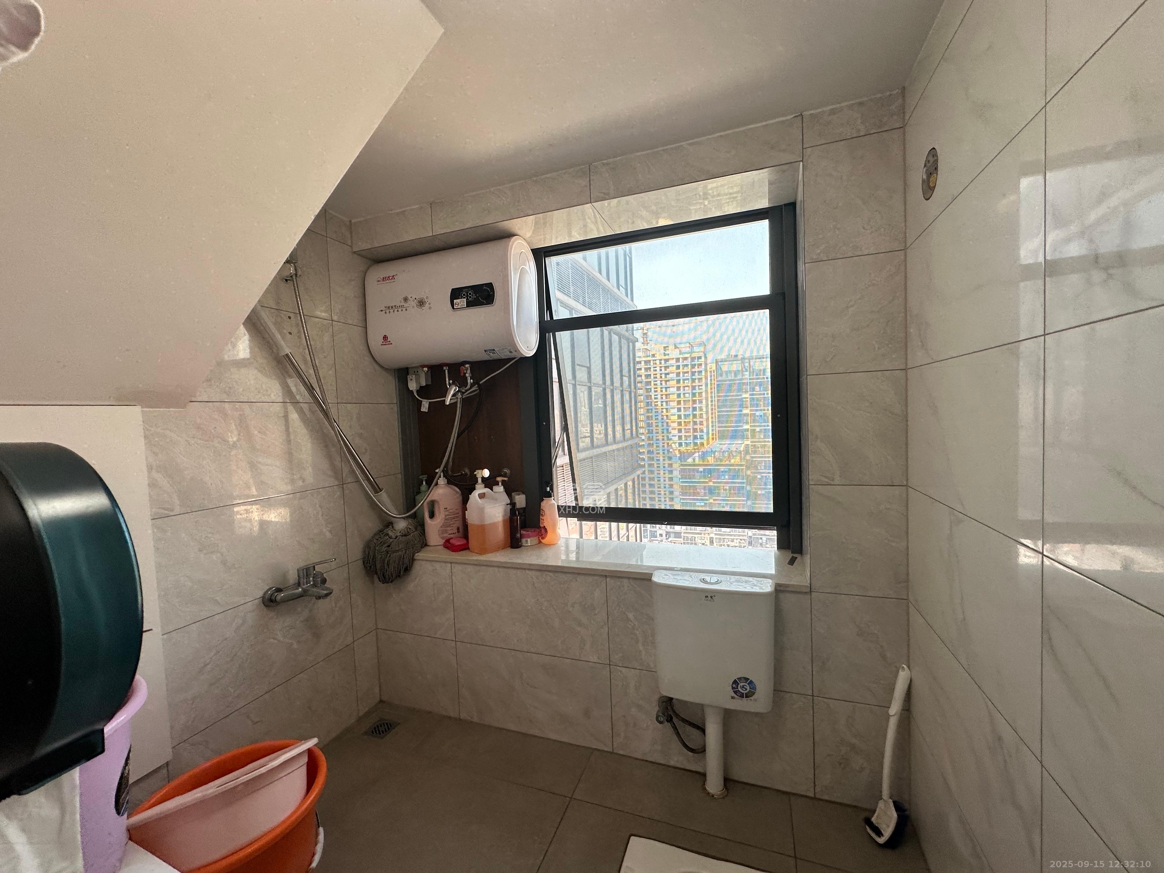 龙湖铂金岛 3室2厅1卫 6800.0元/月 龙湖铂金岛 3室2厅1卫 6800.0元/月室内图