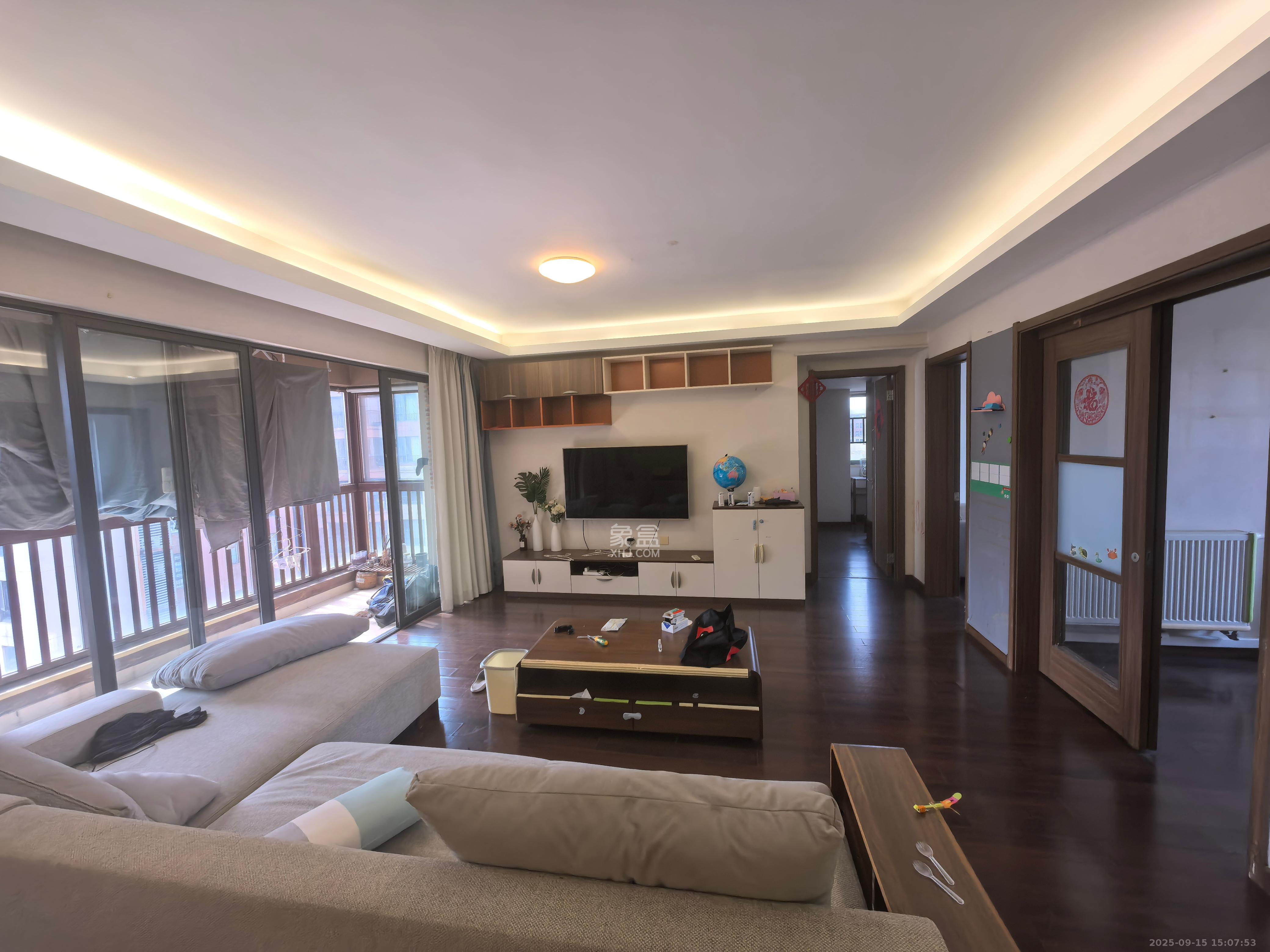 万科白鹭郡  4室2厅2卫    3500.0元/月室内图