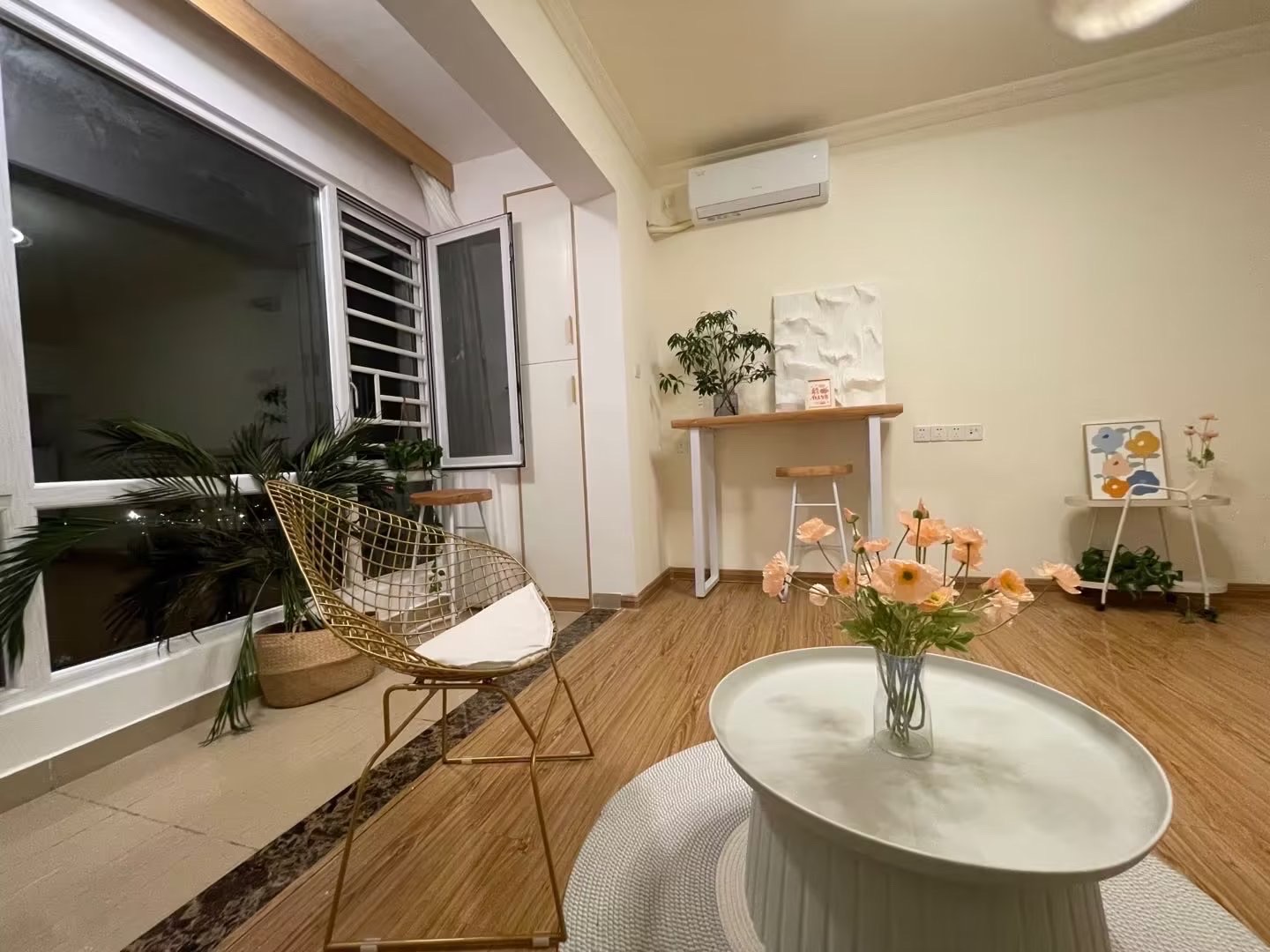 华耀碧桂园十里江湾誉峯  1室1厅1卫    1300.0元/月室内图