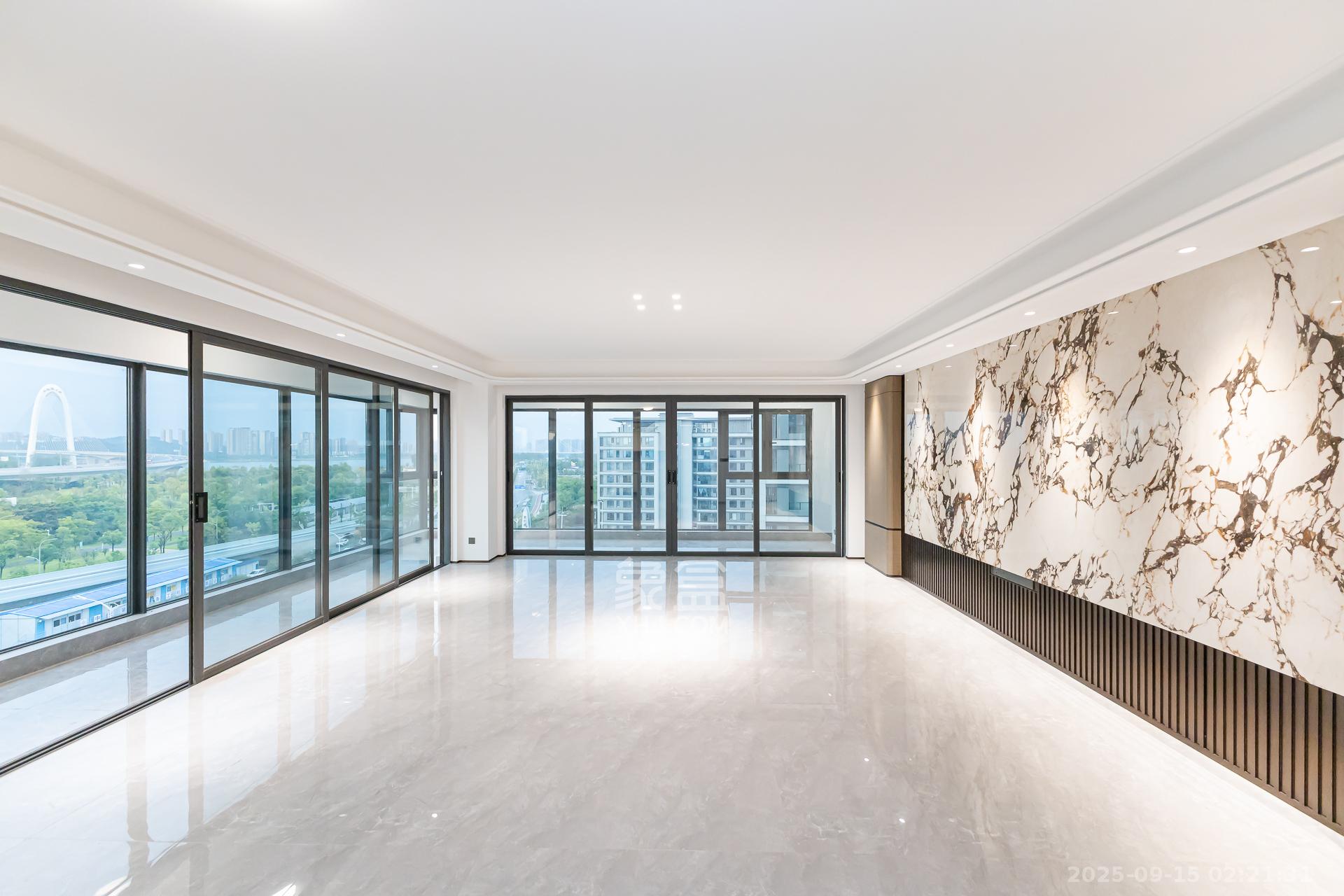 嘉臣道  4室2厅2卫    380.0万 嘉臣道  4室2厅2卫    380.0万