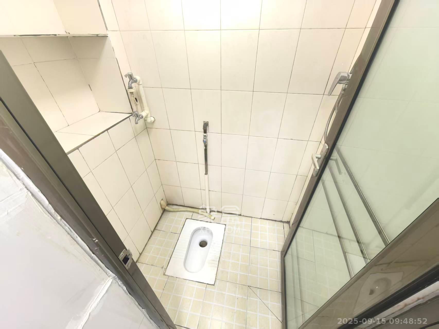 望月湖小区十片  3室2厅1卫    2100.0元/月室内图