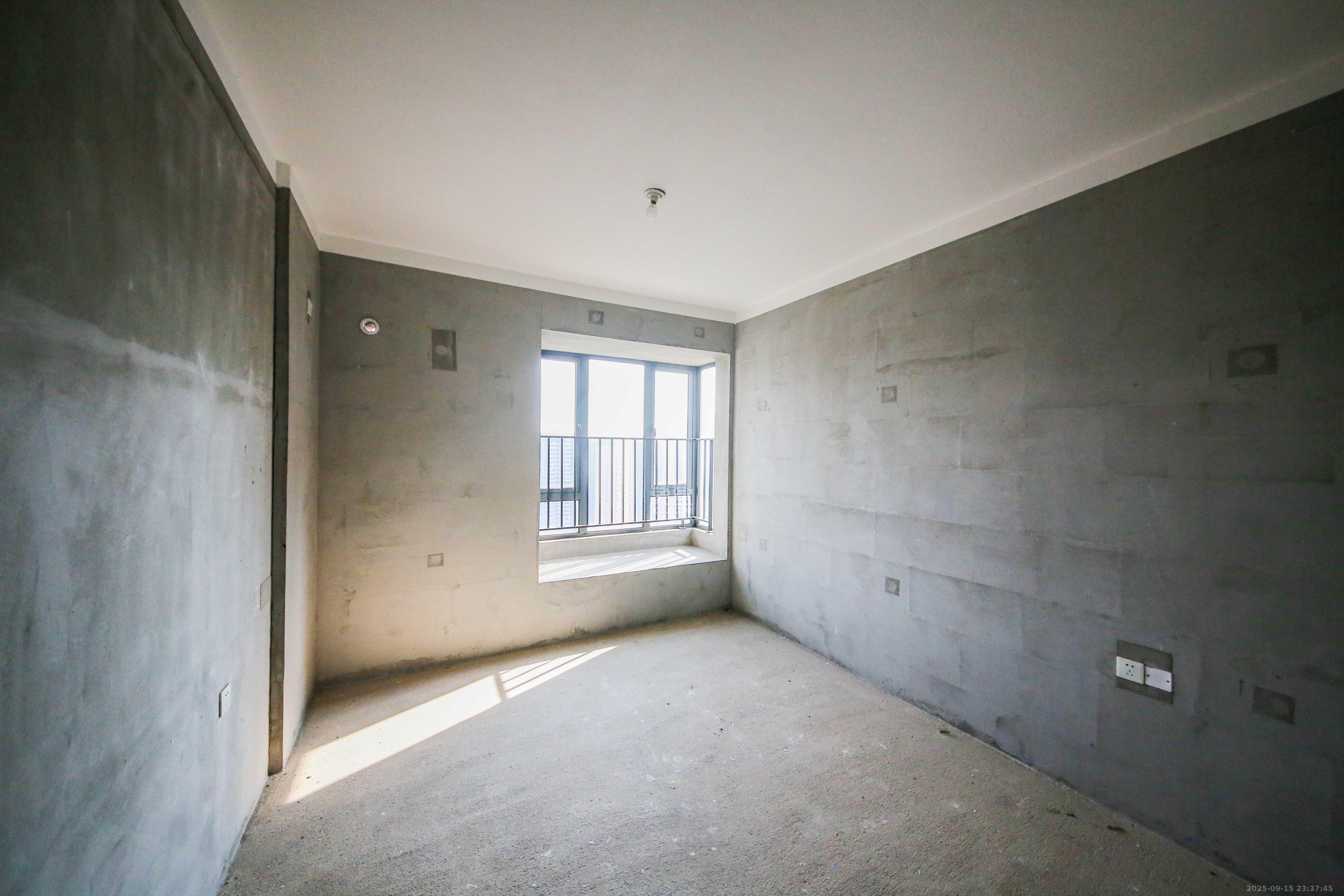 中建钰和城  4室2厅2卫    165.0万卧室