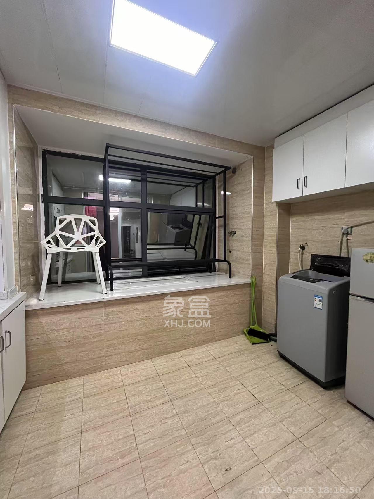 蓝湾国际广场 1室1厅1卫 1600.0元/月 蓝湾国际广场 1室1厅1卫 1600.0元/月室内图