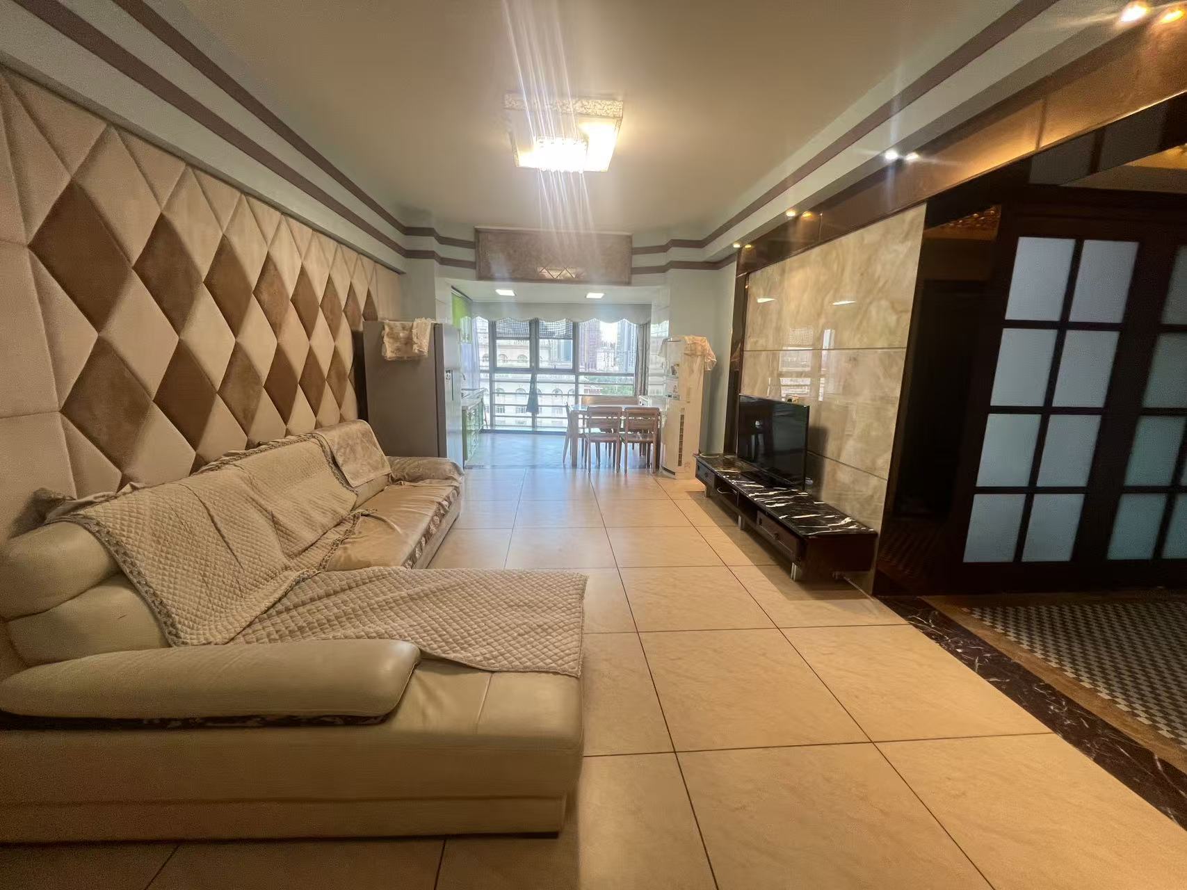 海岸壹号  3室2厅2卫    3900.0元/月 海岸壹号  3室2厅2卫    3900.0元/月