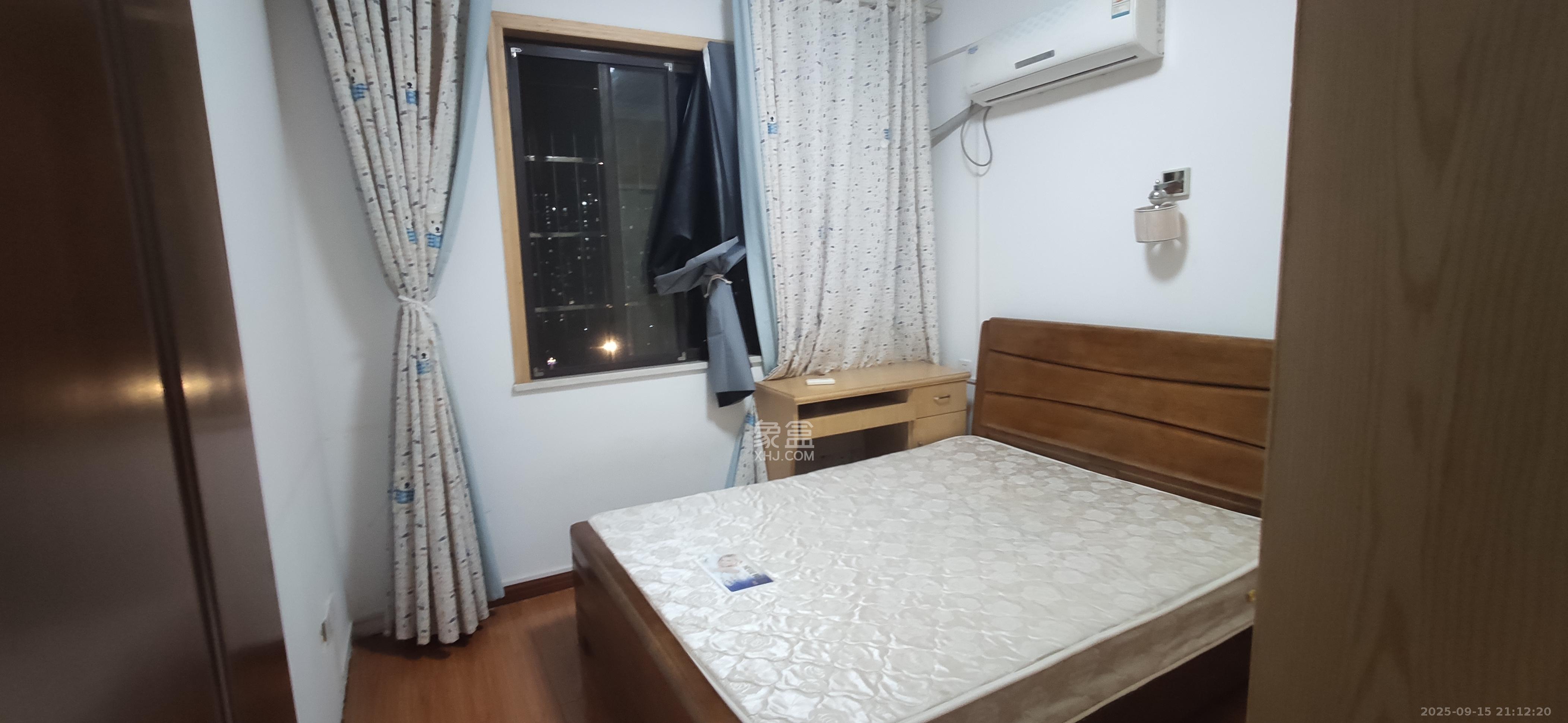 金南家园一期  3室2厅2卫    2200.0元/月室内图