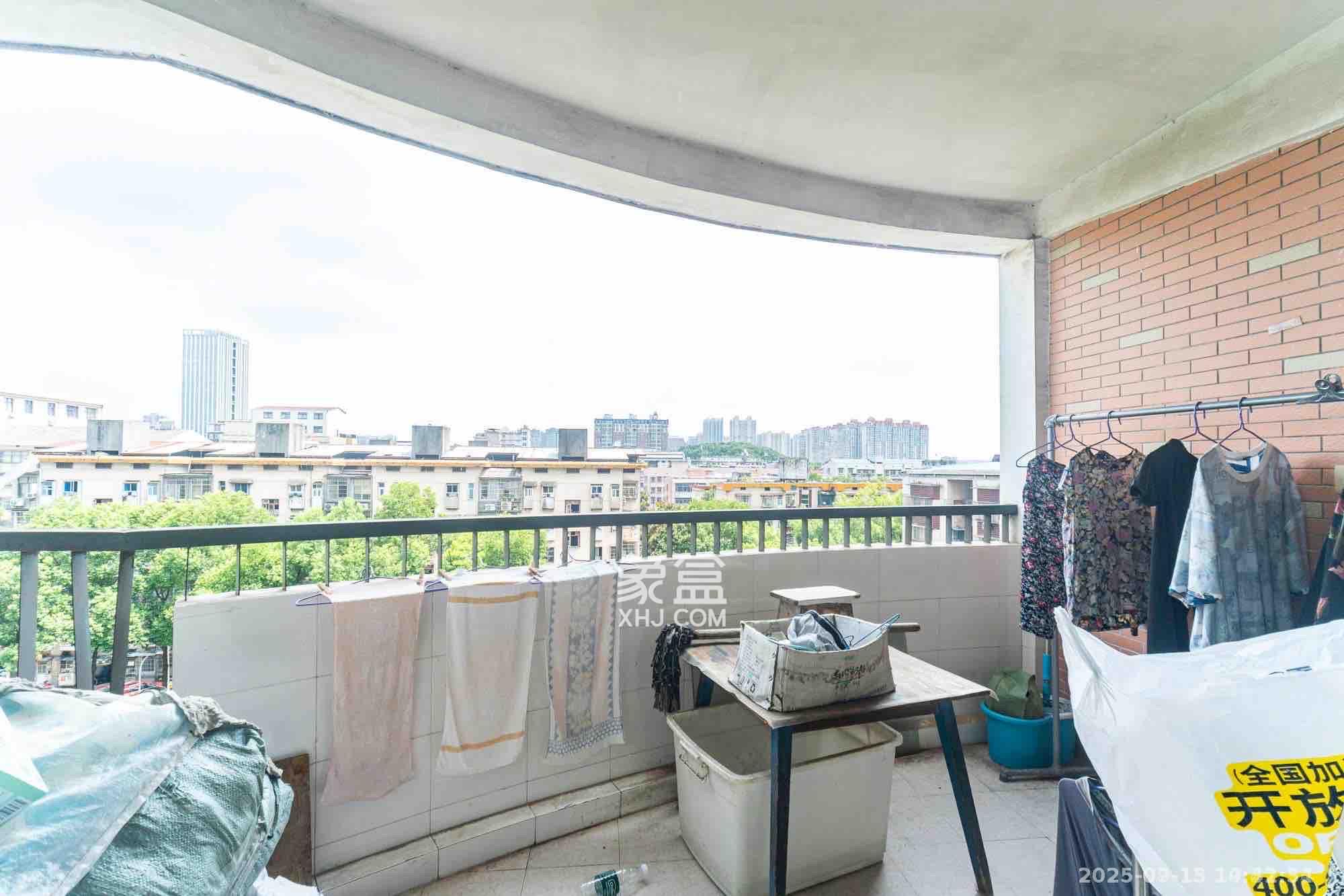 晶华美地 2室2厅2卫 1400.0元/月 晶华美地 2室2厅2卫 1400.0元/月室内图