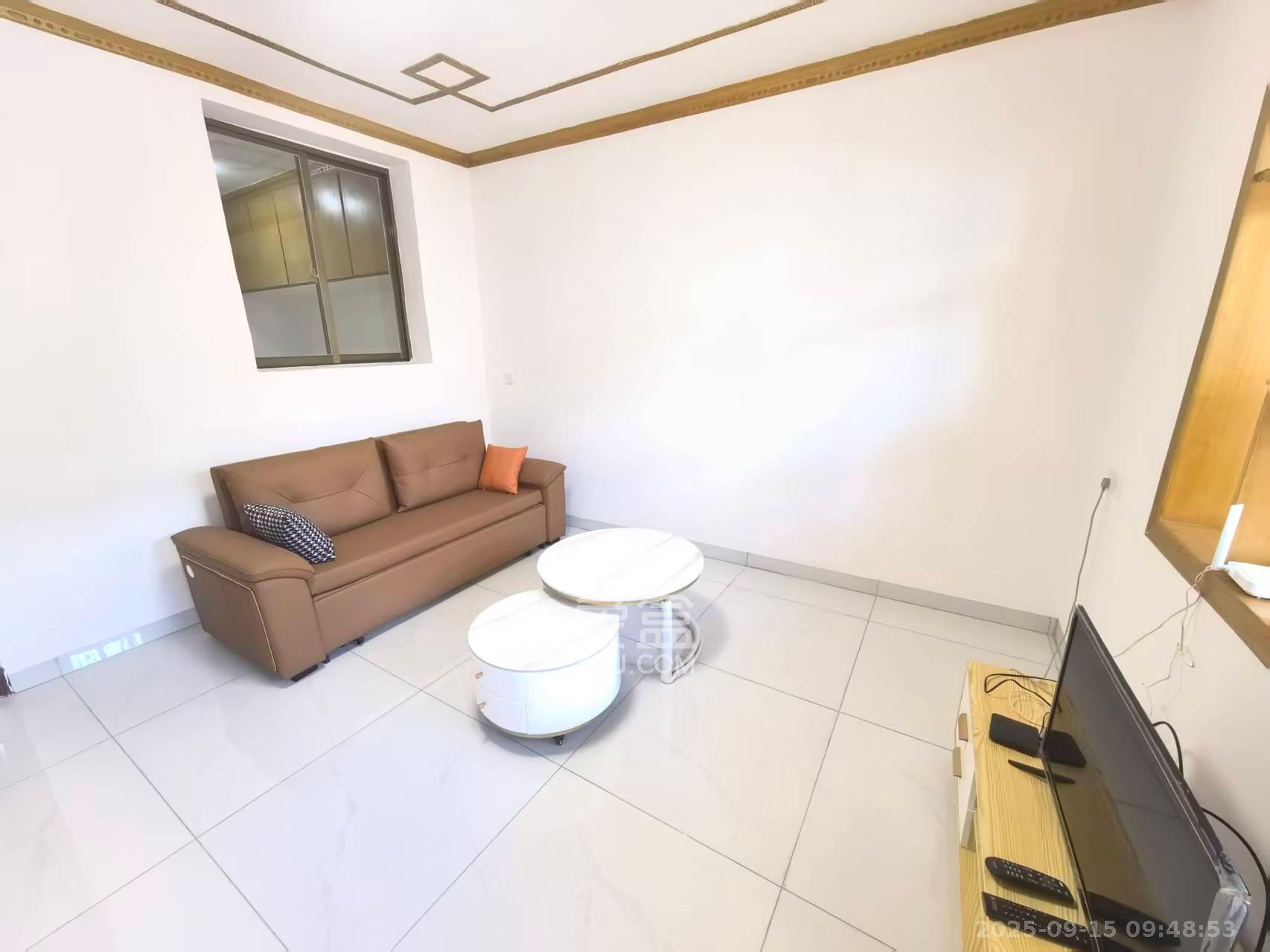 望月湖小区十片  3室2厅1卫    2100.0元/月室内图