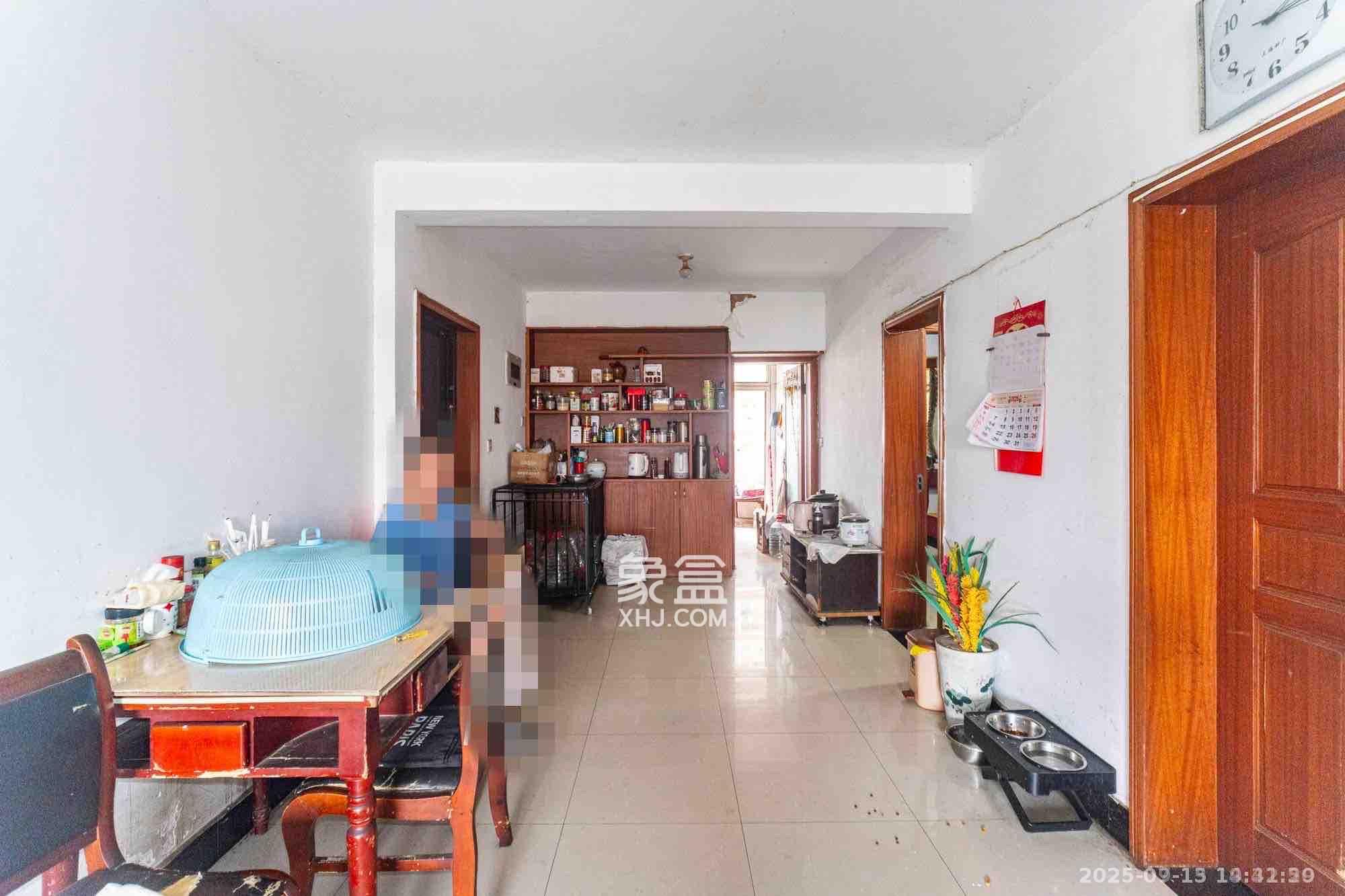 晶华美地  2室2厅2卫    1400.0元/月室内图